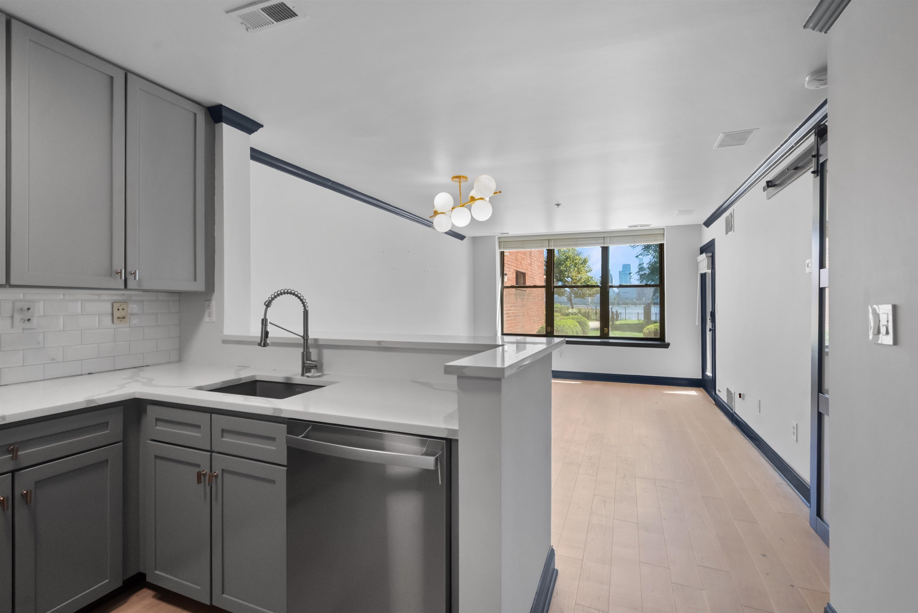 24 AVENUE AT PORT IMPERIAL - Photo 5