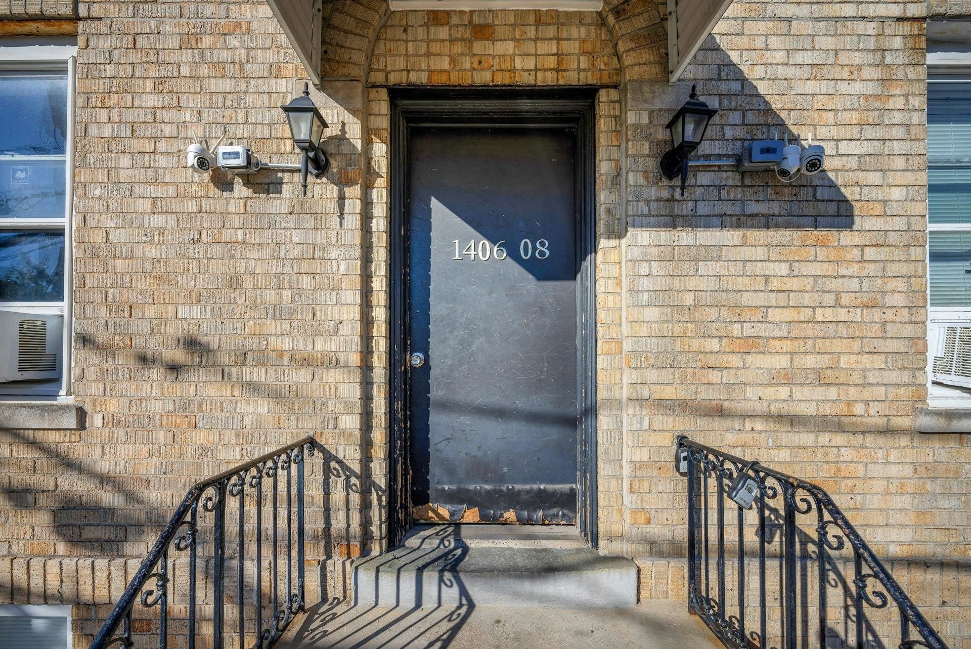 1406 8TH ST - Photo 4