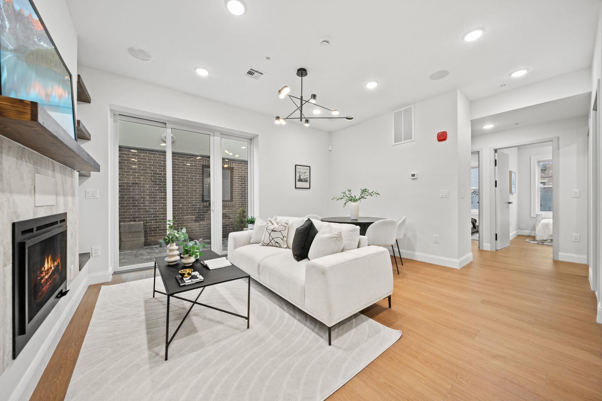 192 CAMBRIDGE AVE - Photo 3