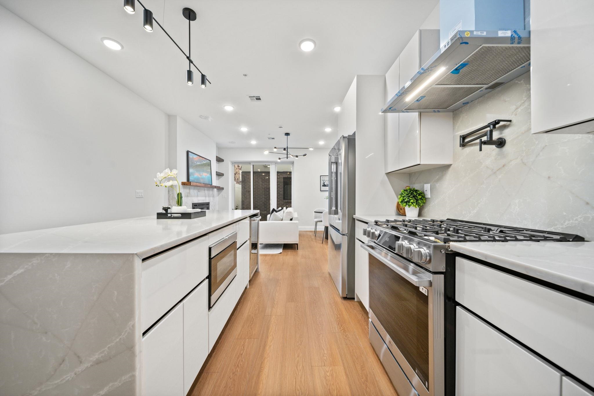 192 CAMBRIDGE AVE - Photo 5