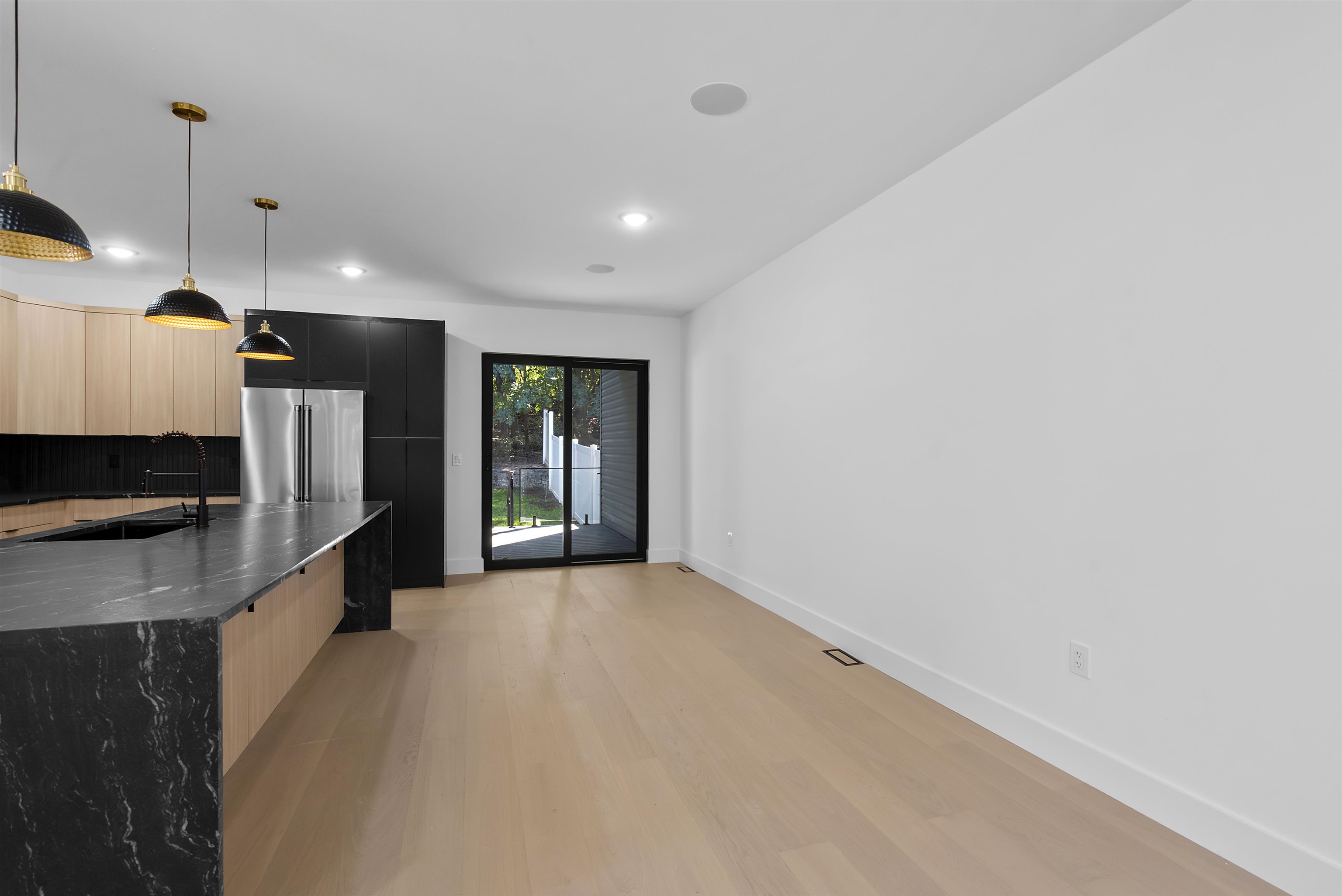704 CHESTNUT ST - Photo 5