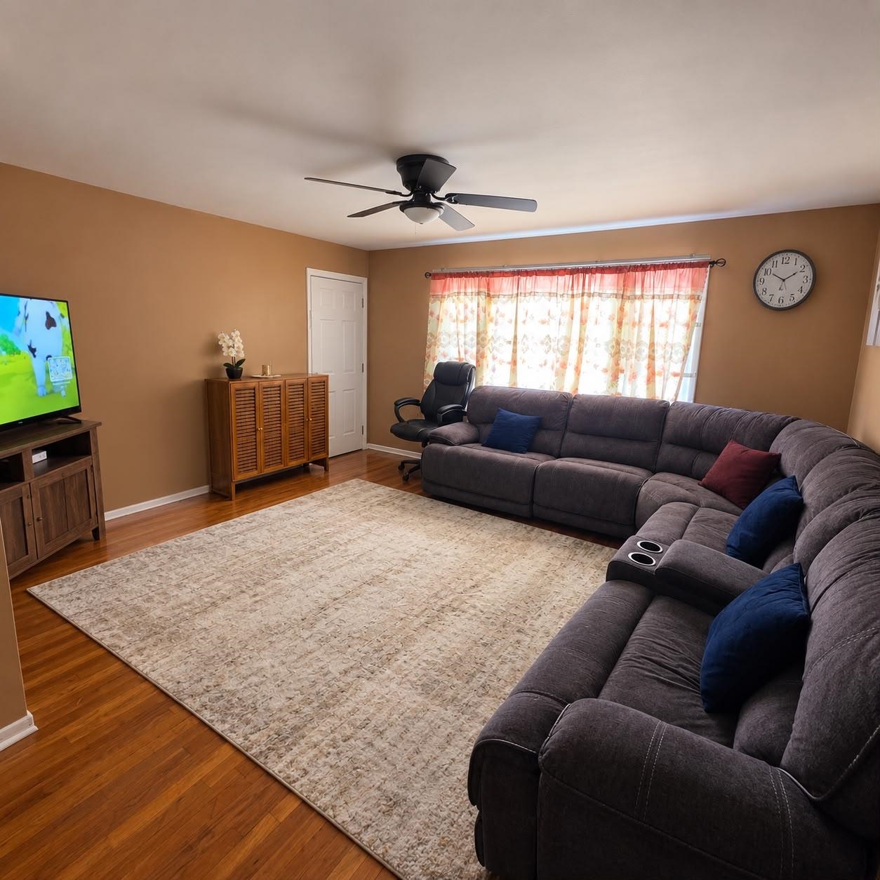 132 ARMSTRONG AVE - Photo 2