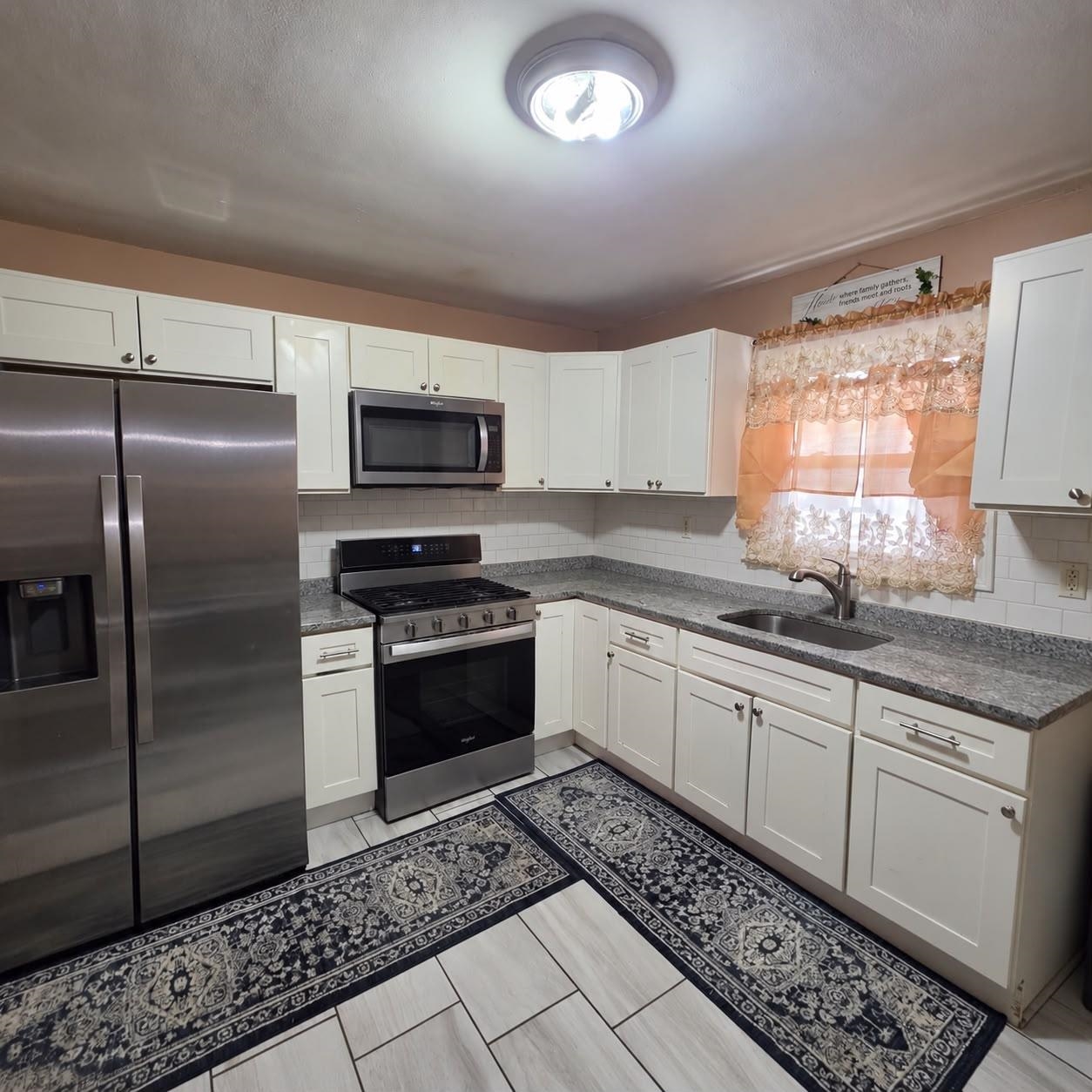 132 ARMSTRONG AVE - Photo 4