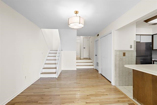 6415 LIBERTY AVE - Photo 4
