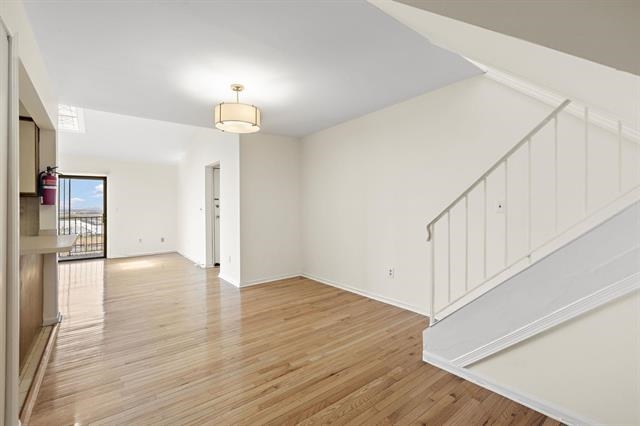 6415 LIBERTY AVE - Photo 5