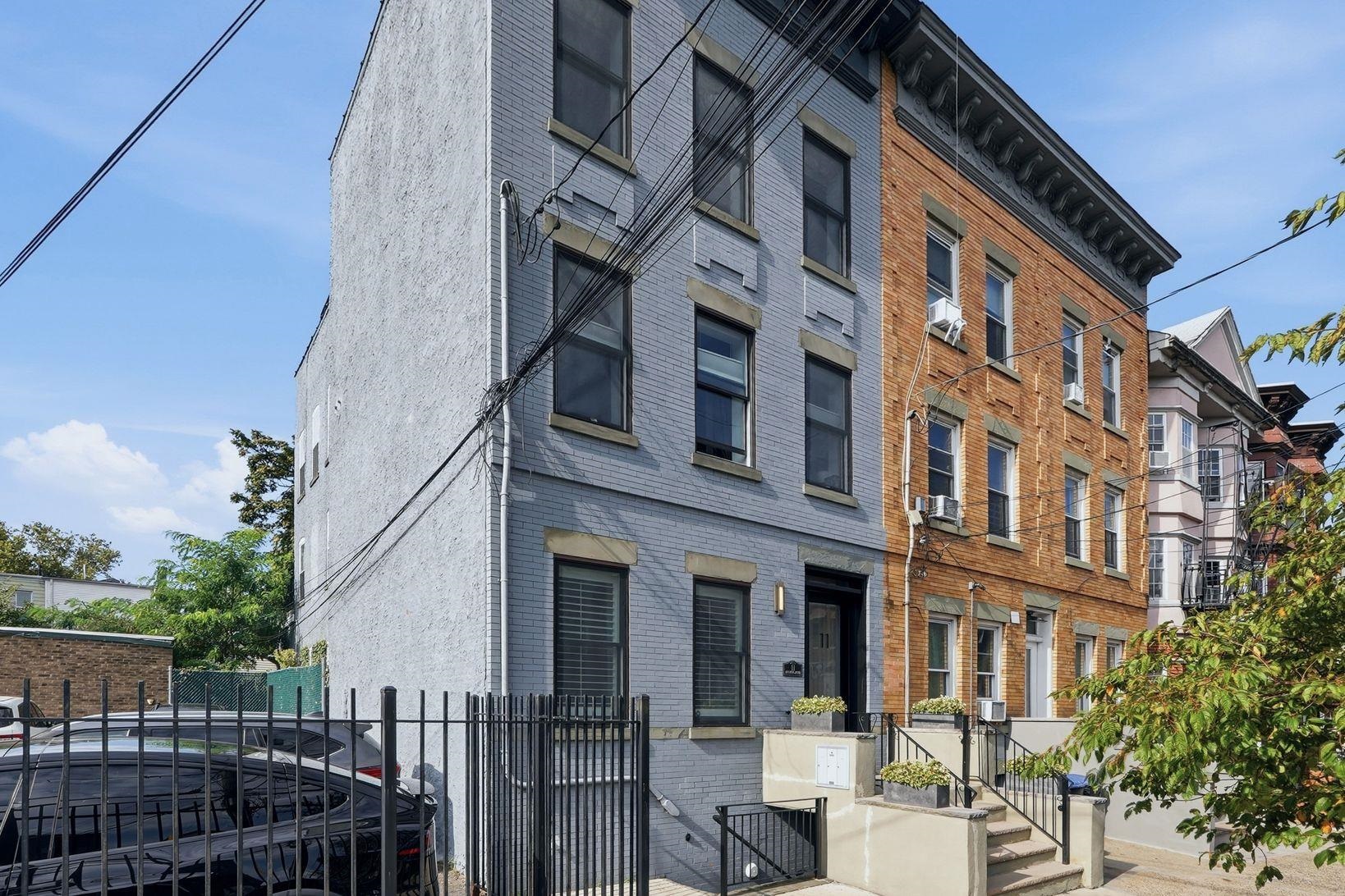 11 JEFFERSON AVE - Photo 2