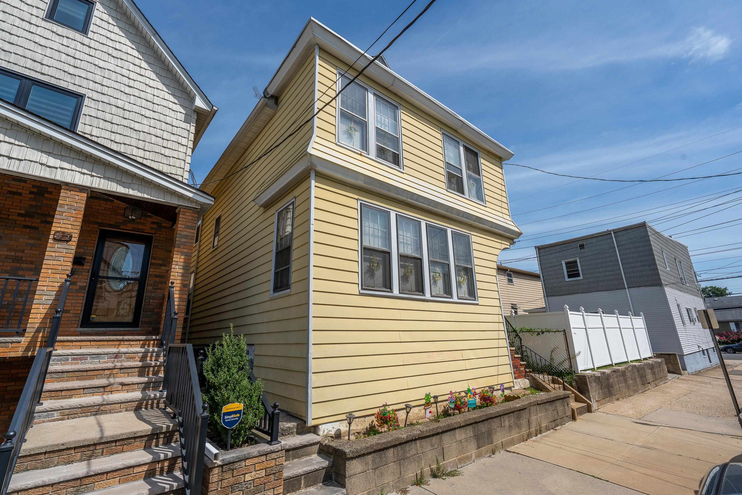 47 27TH ST - Photo 3