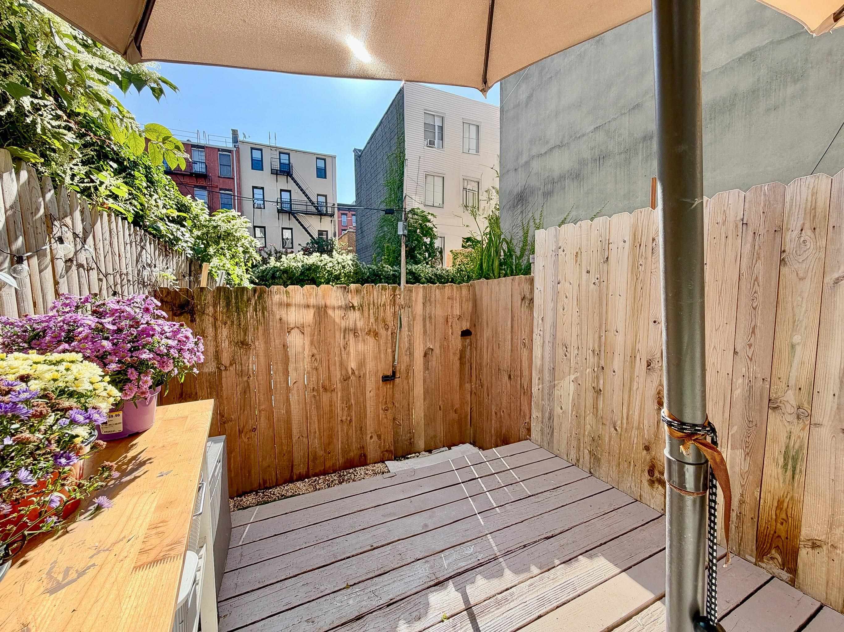 119 CLINTON ST - Photo 3
