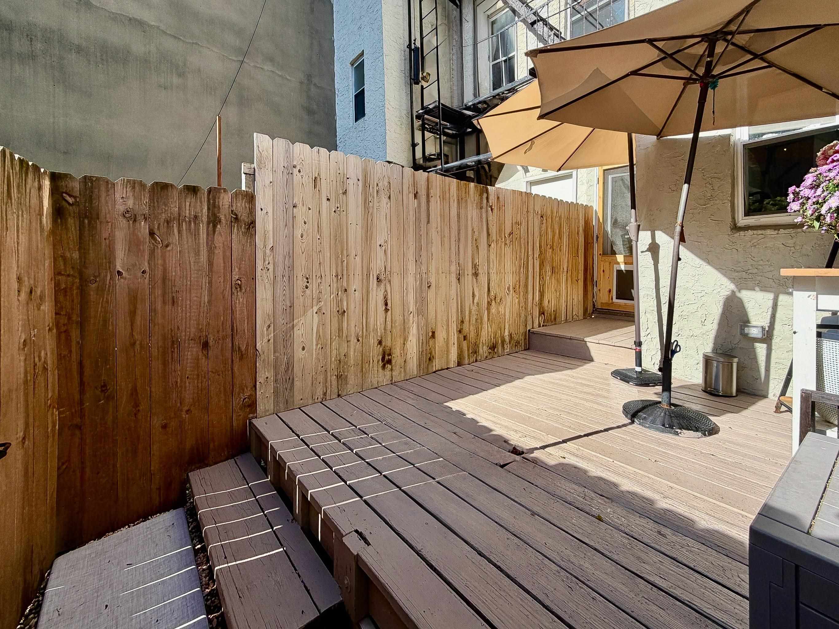 119 CLINTON ST - Photo 4