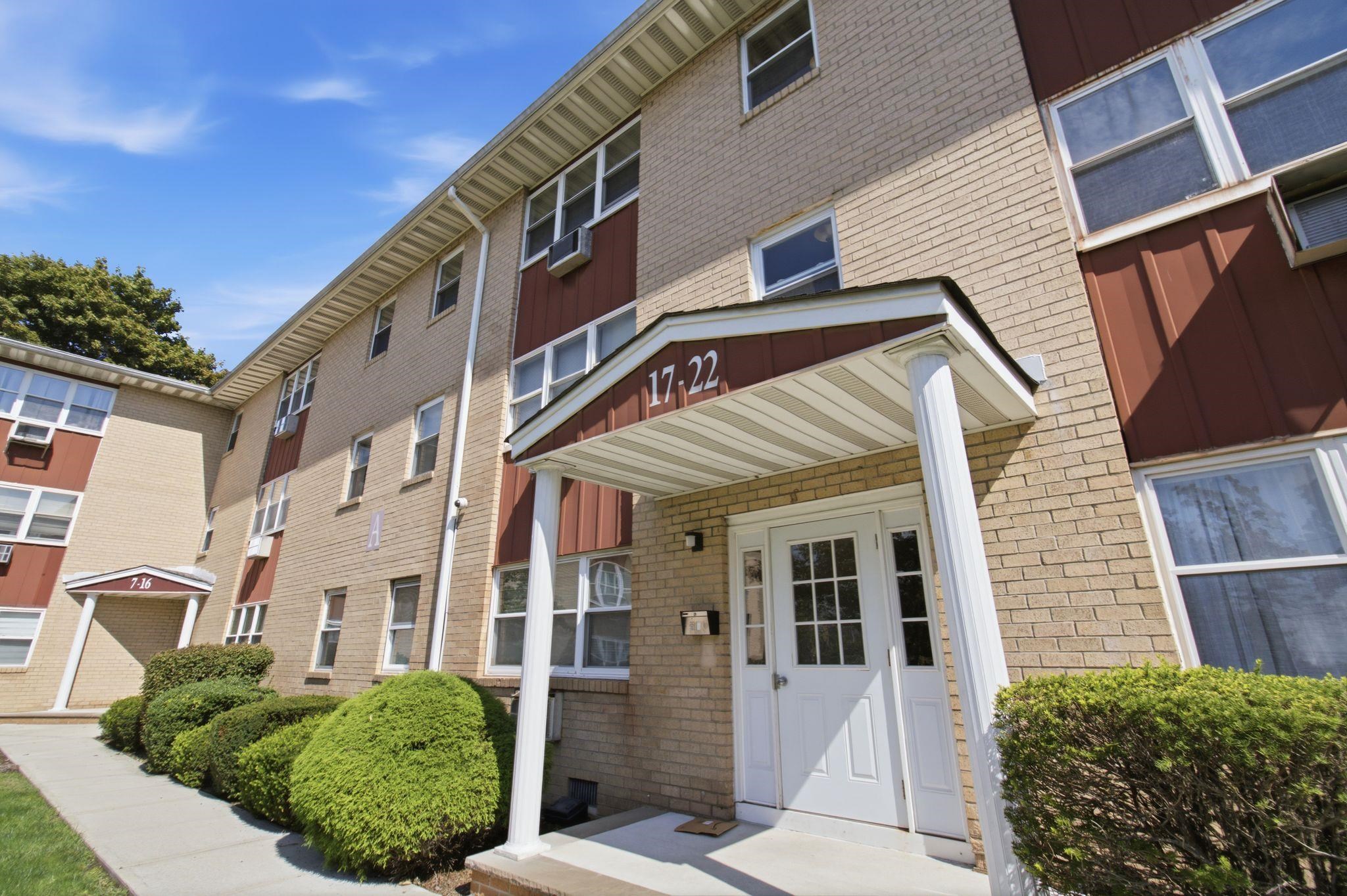 2 RADIO AVE - Photo 2