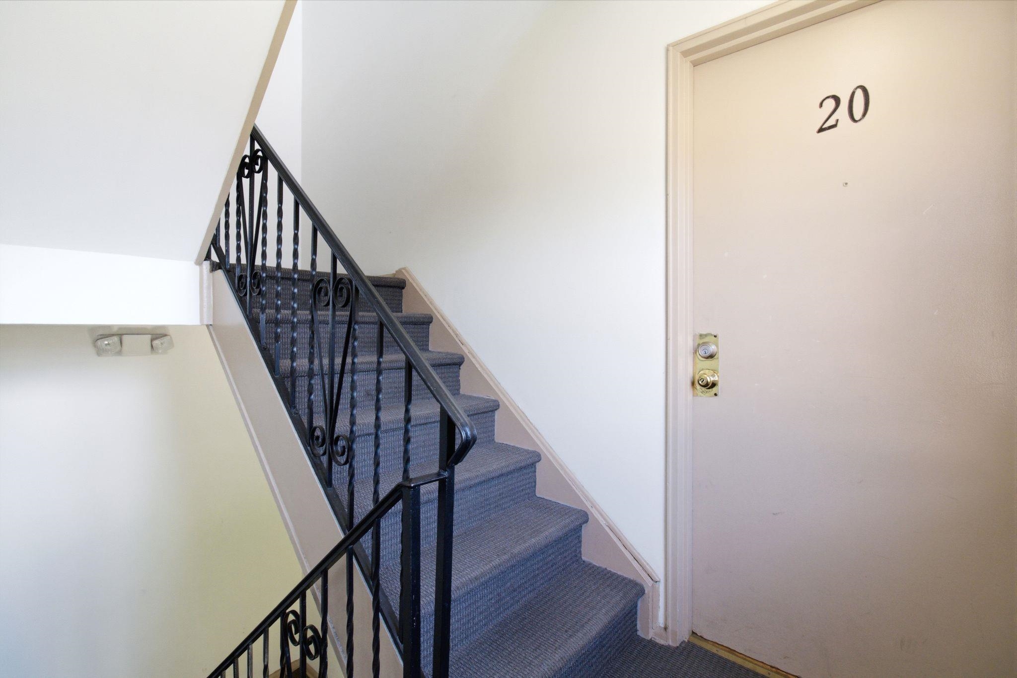 2 RADIO AVE - Photo 4