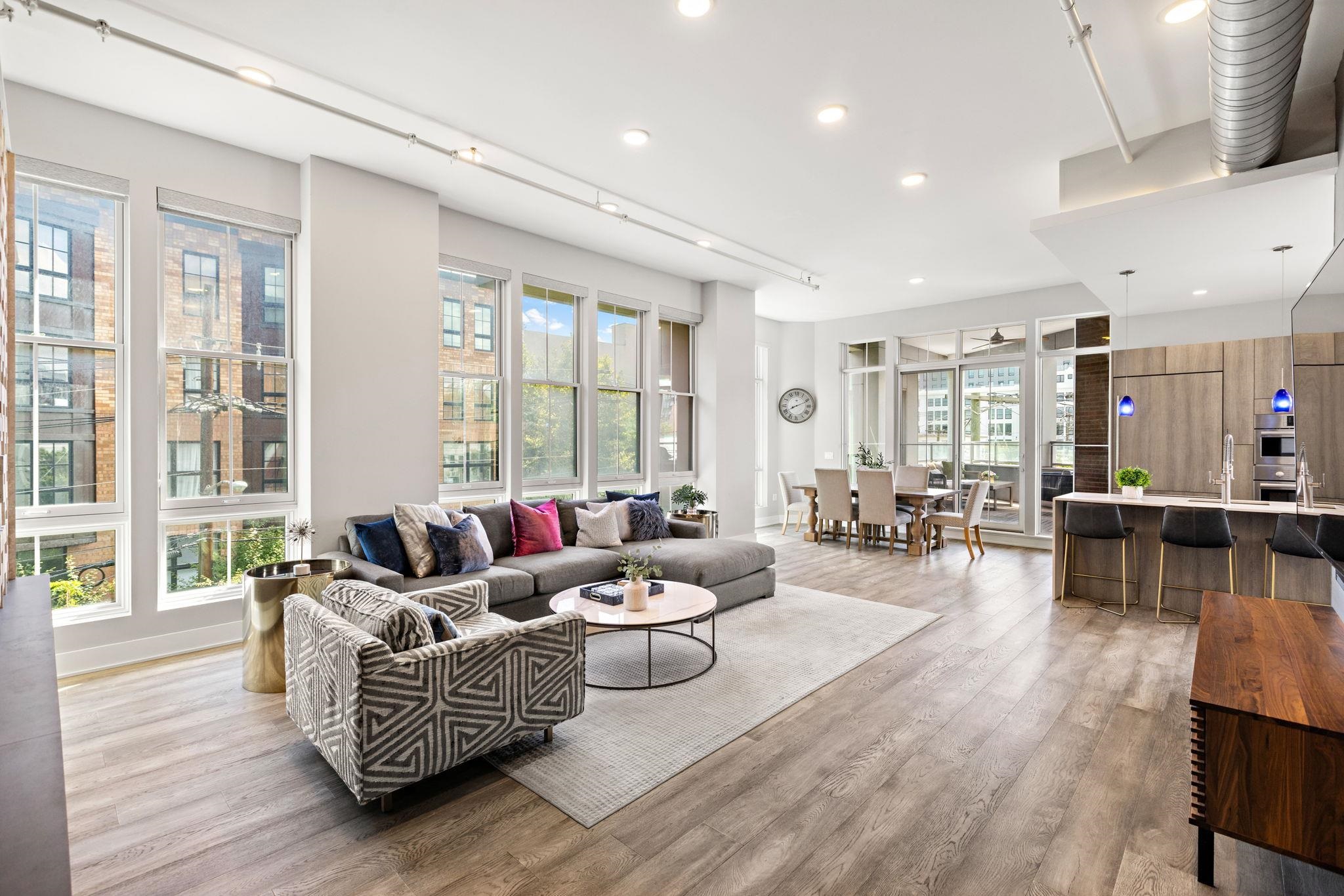 100 PATERSON AVE - Photo 2