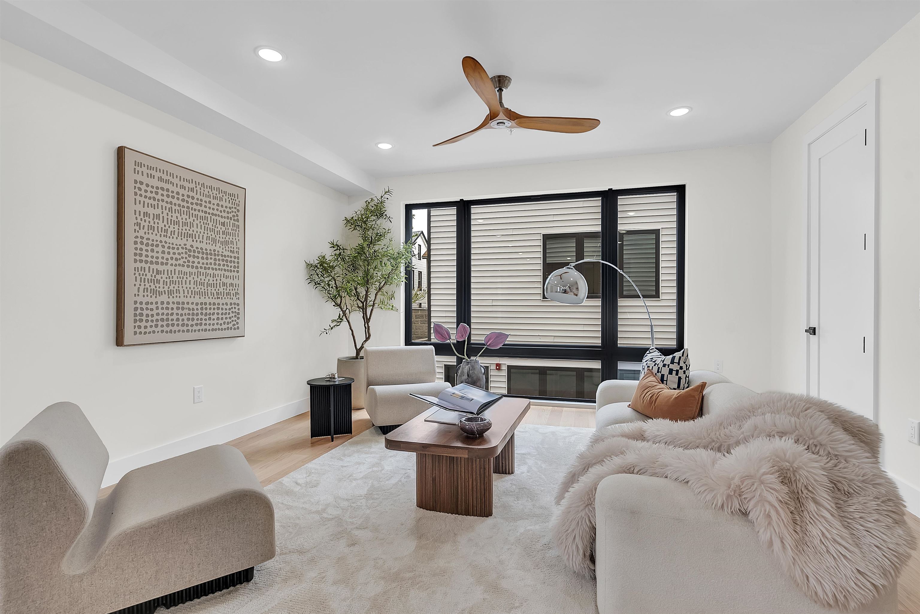 82 PAMRAPO AVE - Photo 2