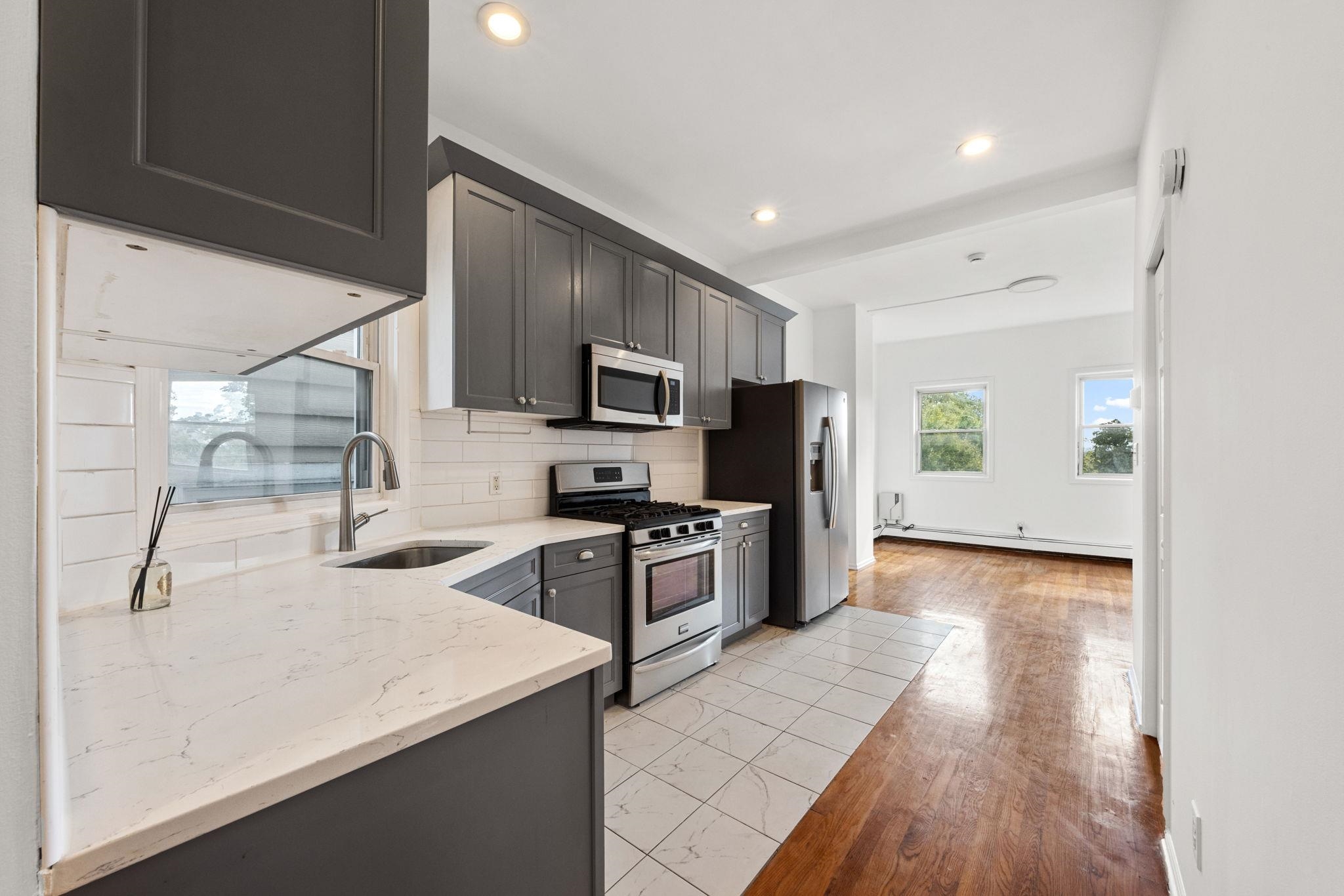 465 PALISADE AVE - Photo 5