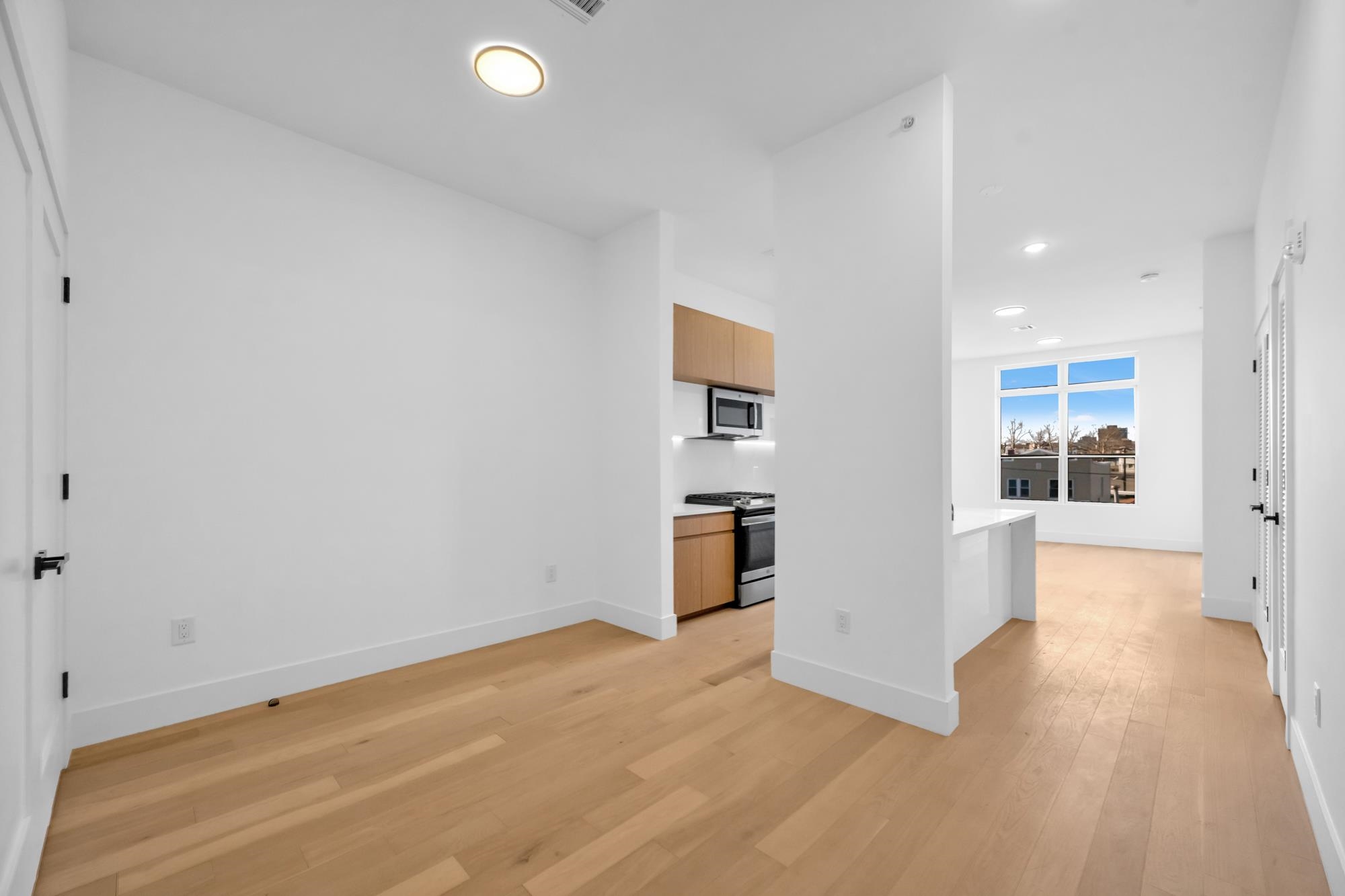649 38TH ST - Photo 5