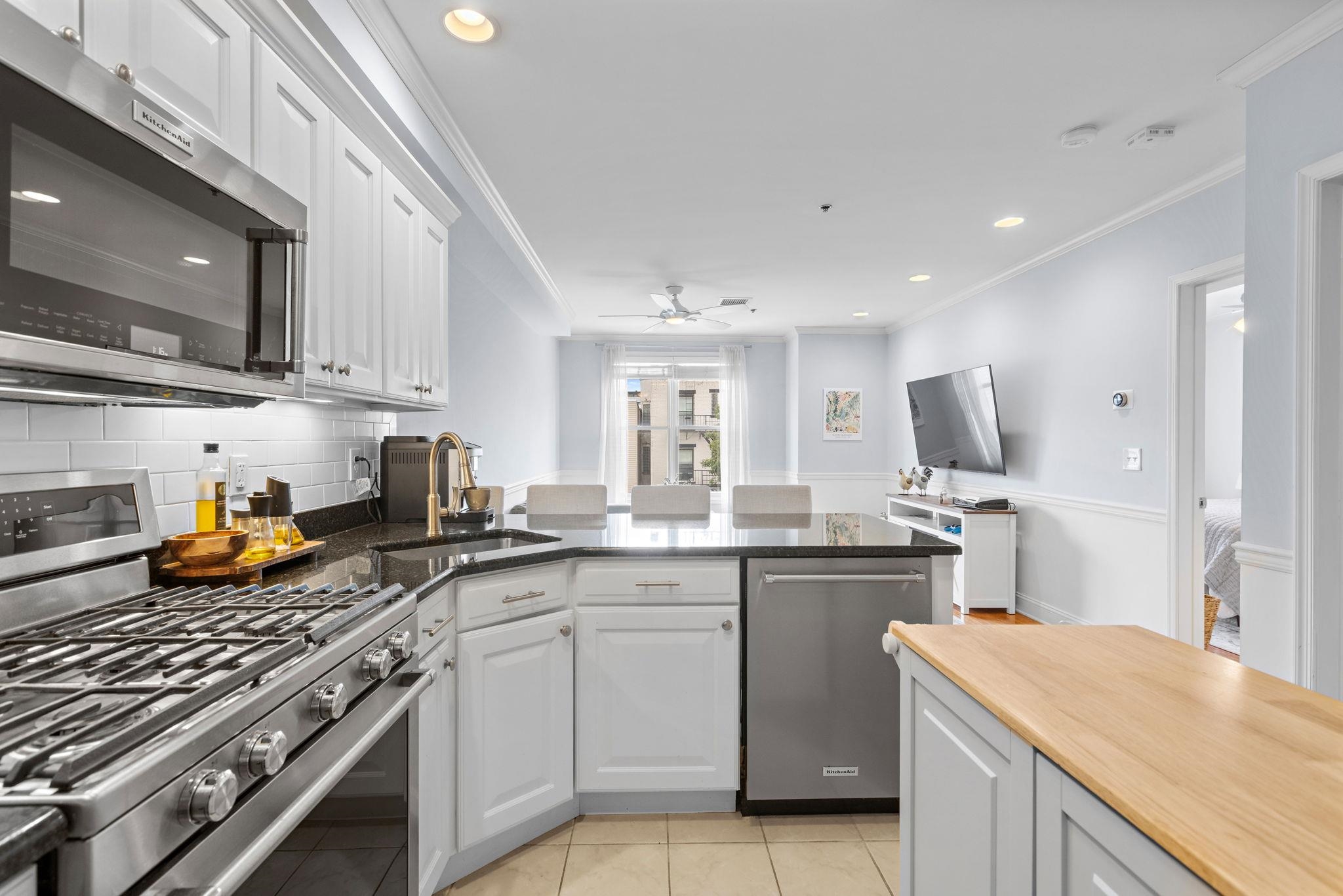 725 JEFFERSON ST - Photo 3