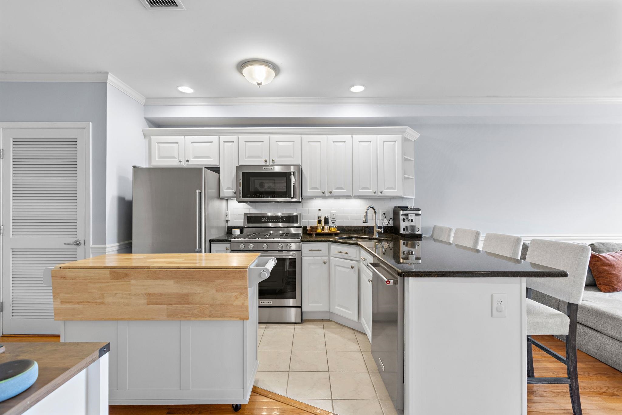 725 JEFFERSON ST - Photo 5
