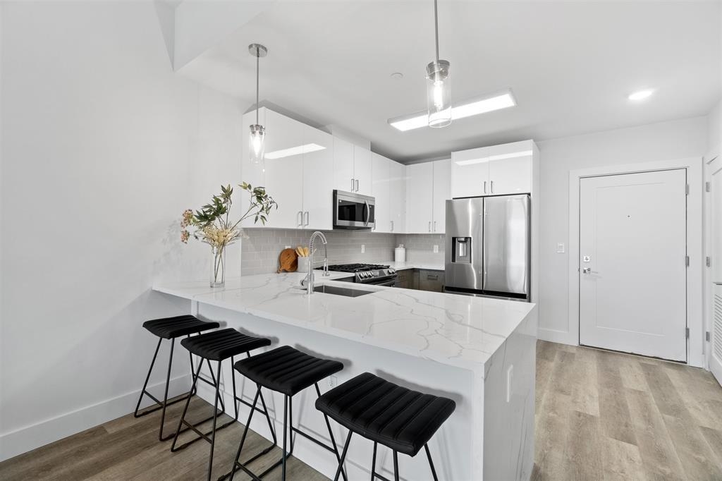 412 WHITON ST - Photo 3