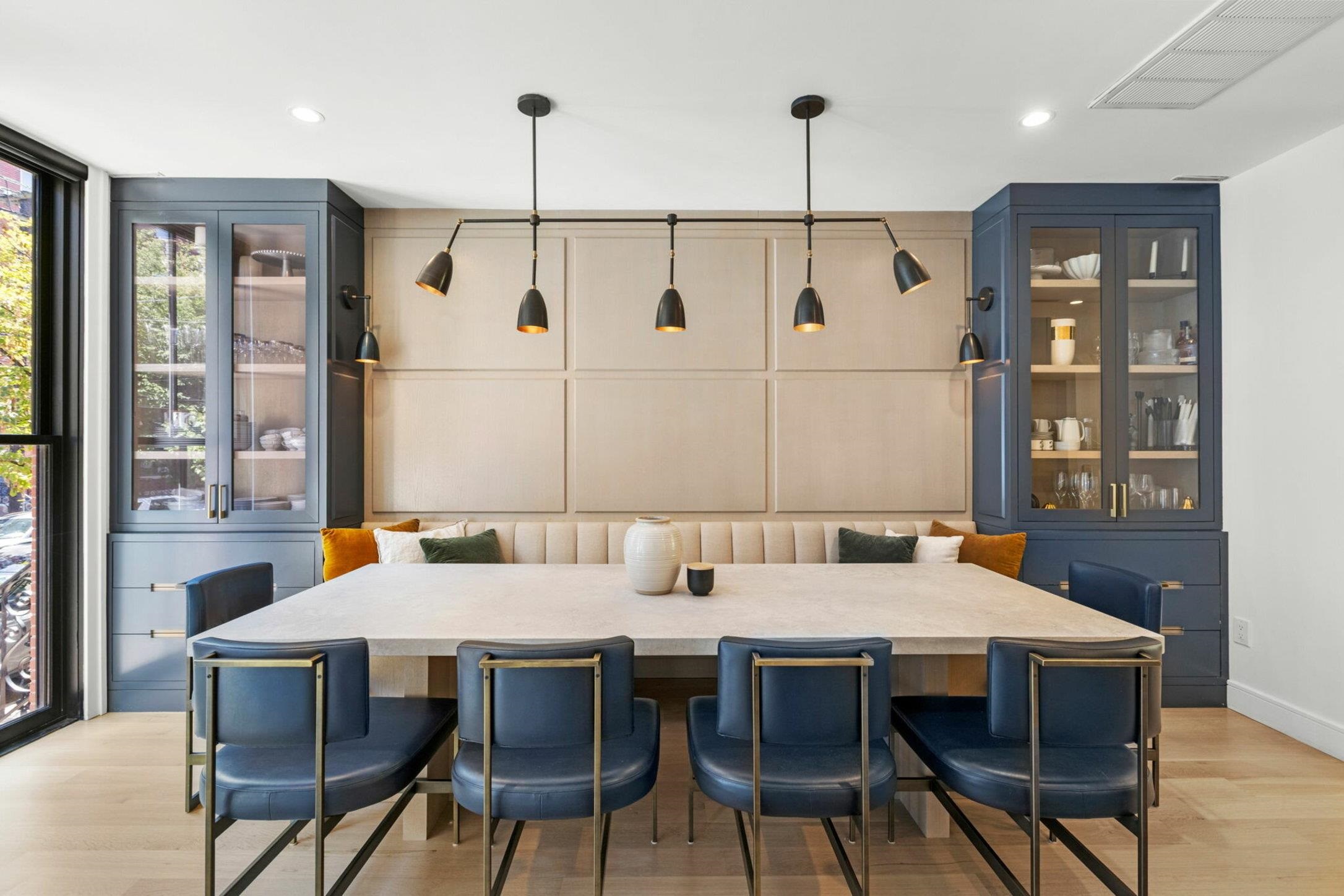 810 PARK AVE - Photo 2
