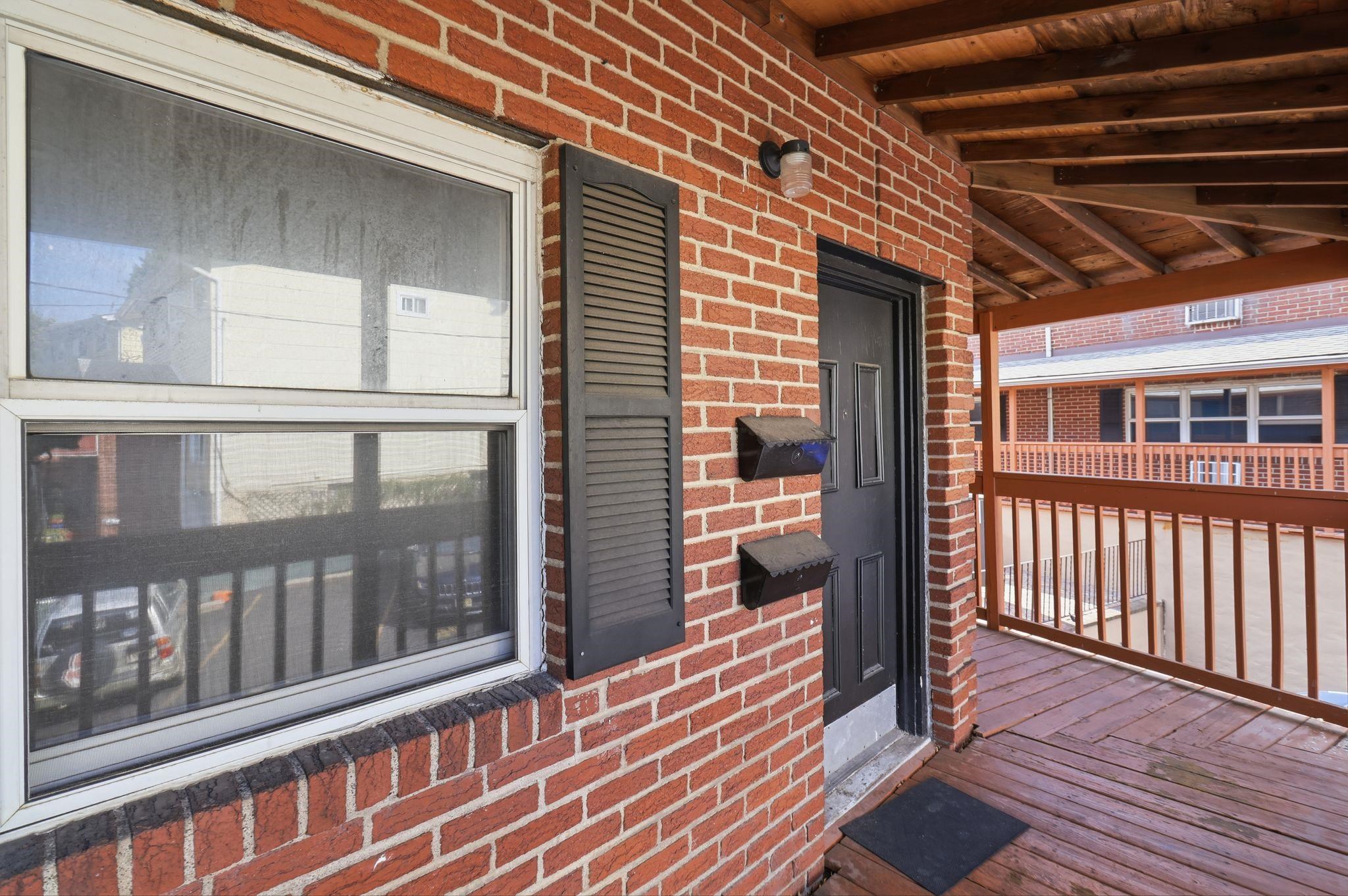 3600 CHARLES CT - Photo 4
