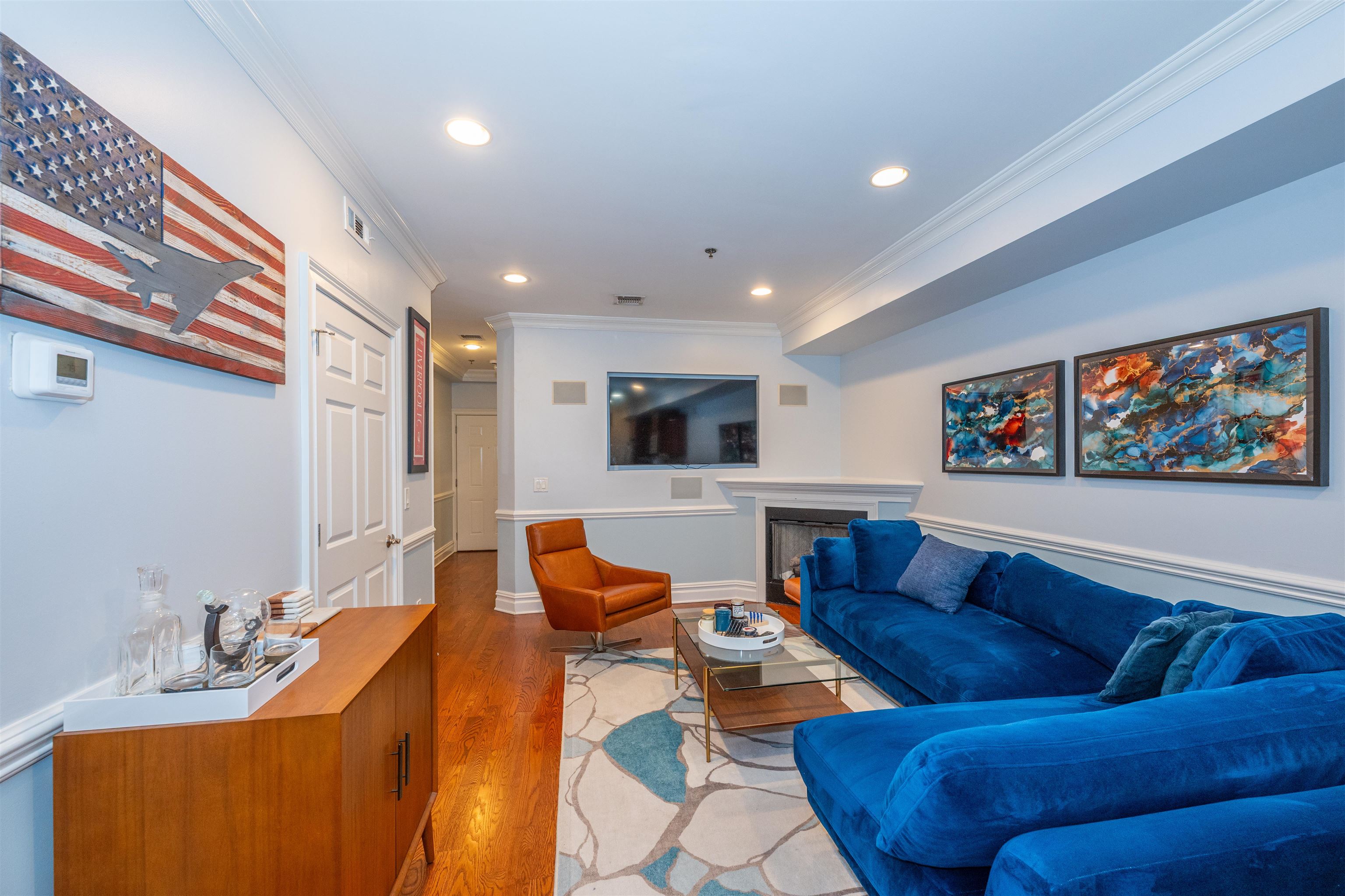 215 MONROE ST - Photo 2