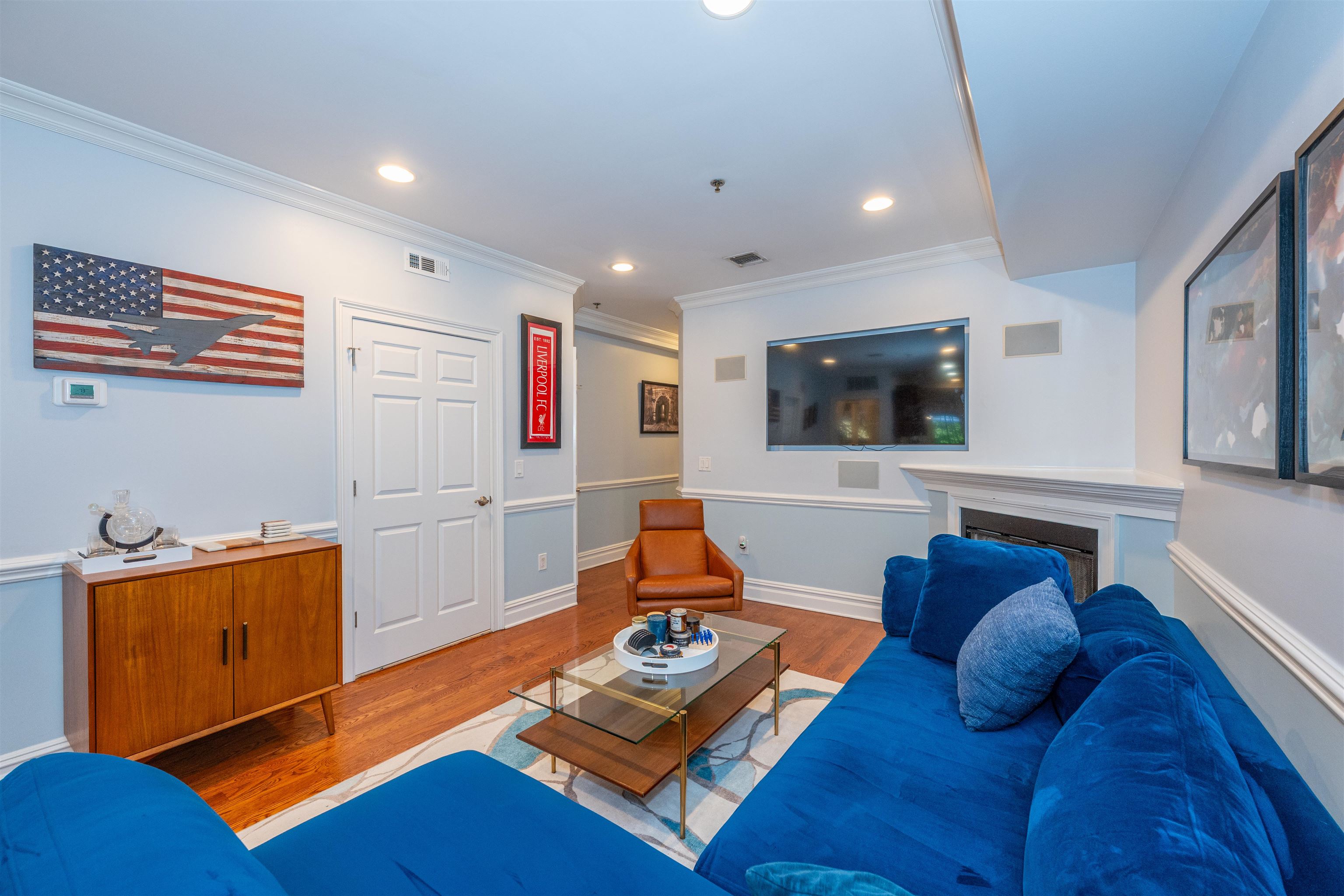 215 MONROE ST - Photo 3
