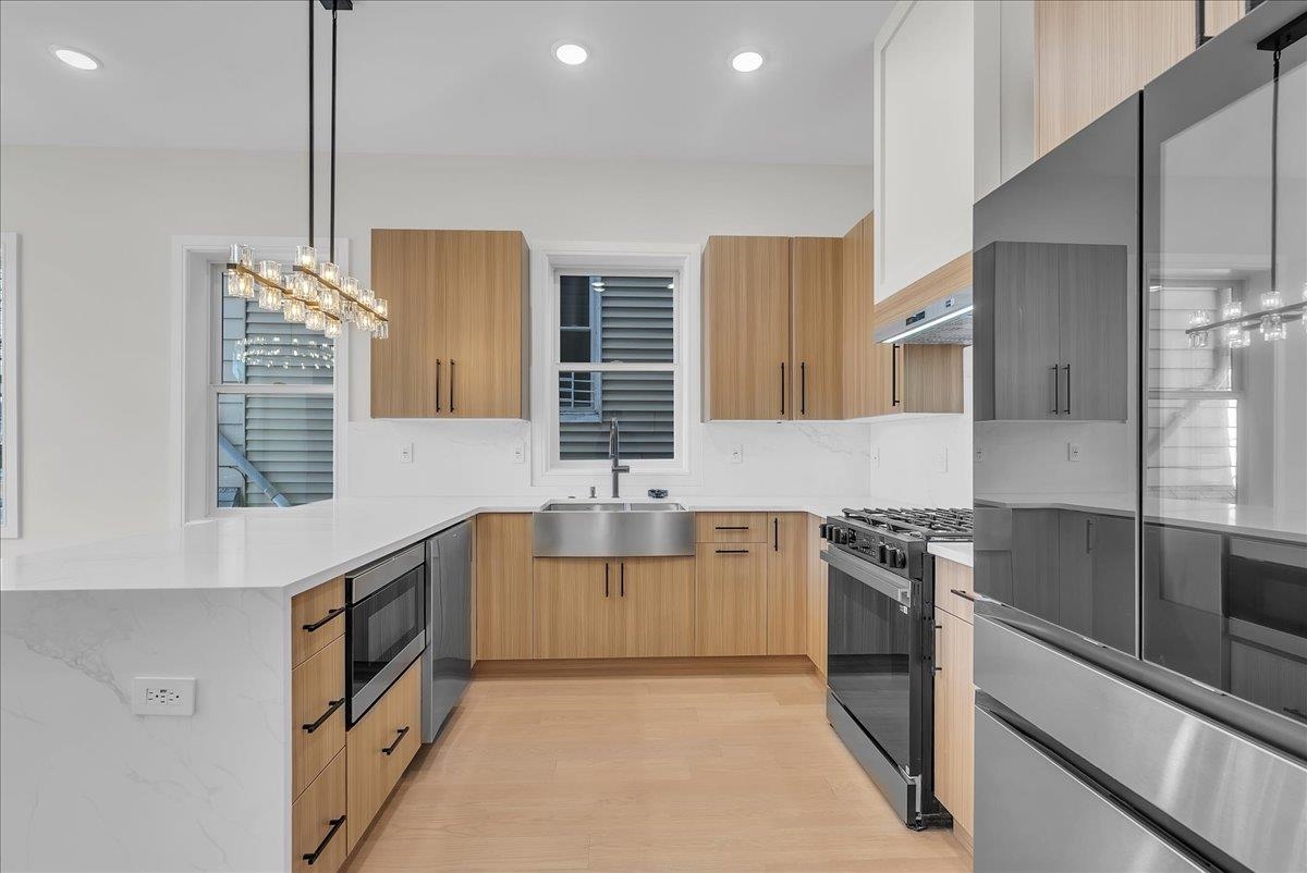 206 CLENDENNY AVE - Photo 5