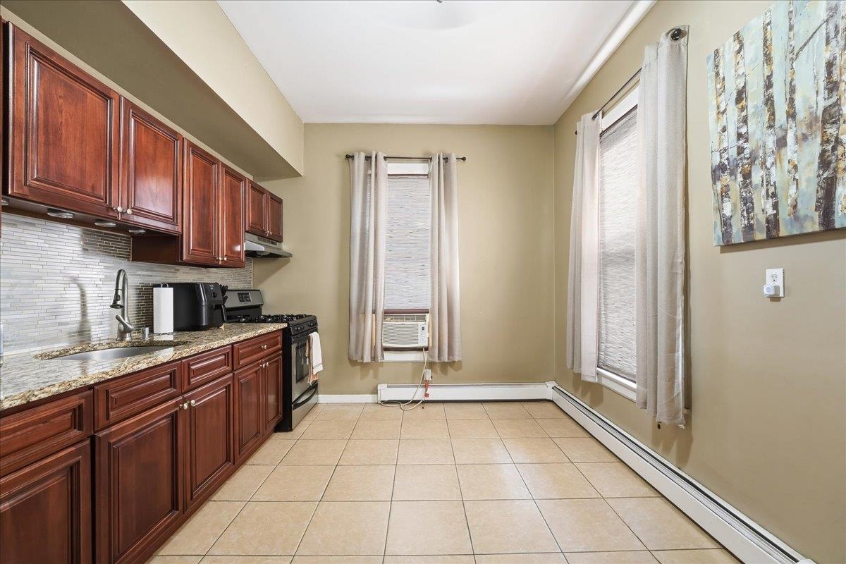 1612 WEST ST - Photo 3