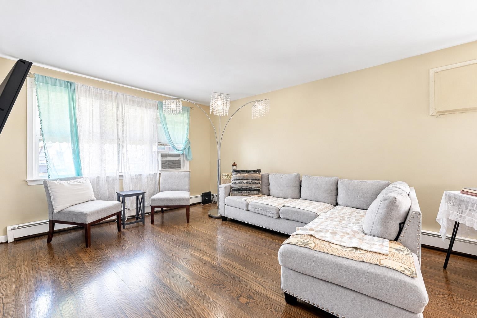 228 LAUREL AVE - Photo 5