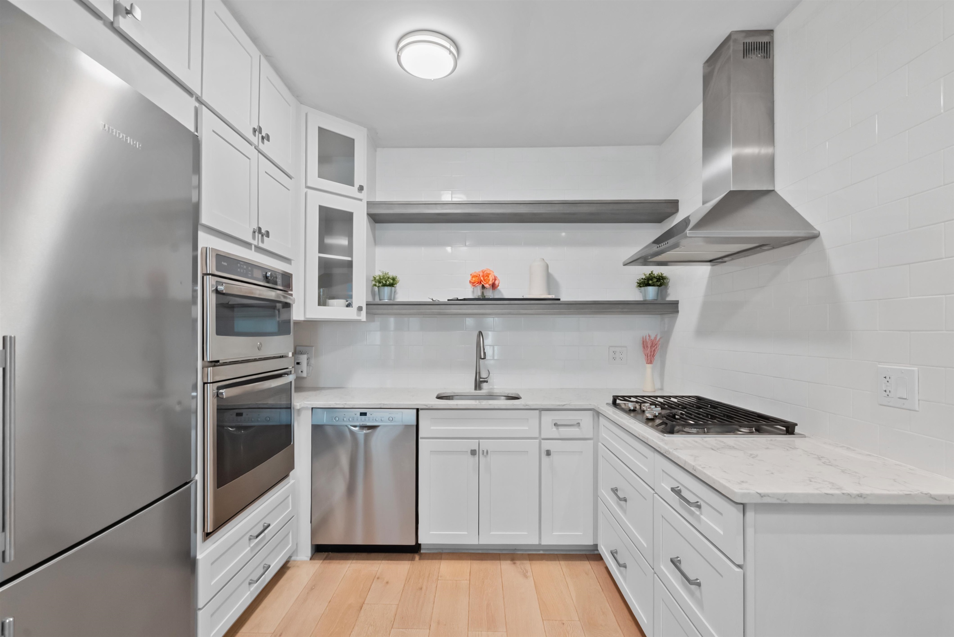 344 PAVONIA AVE - Photo 3