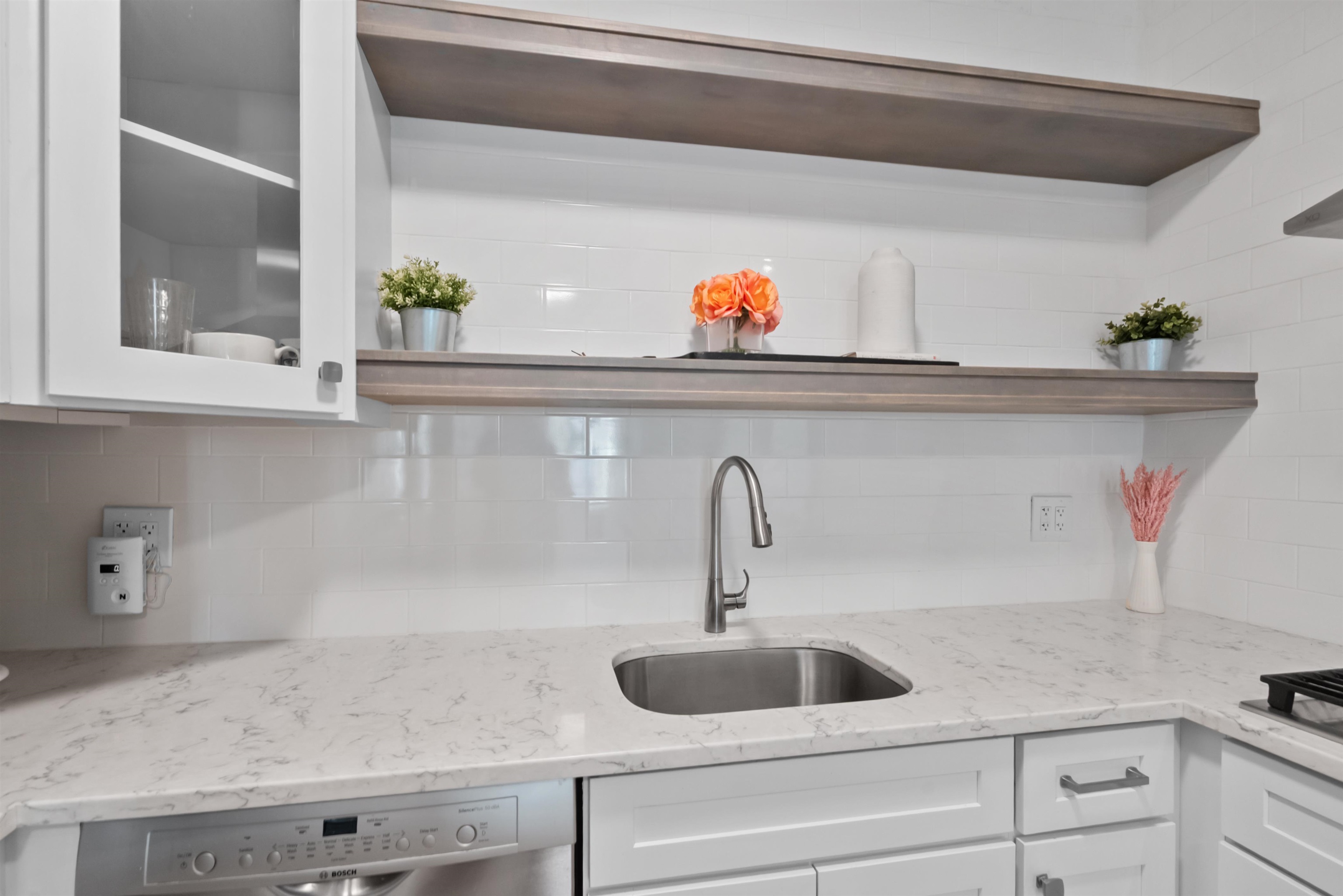 344 PAVONIA AVE - Photo 4