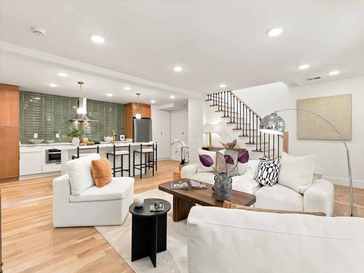 7 PIERCE AVE - Photo 2