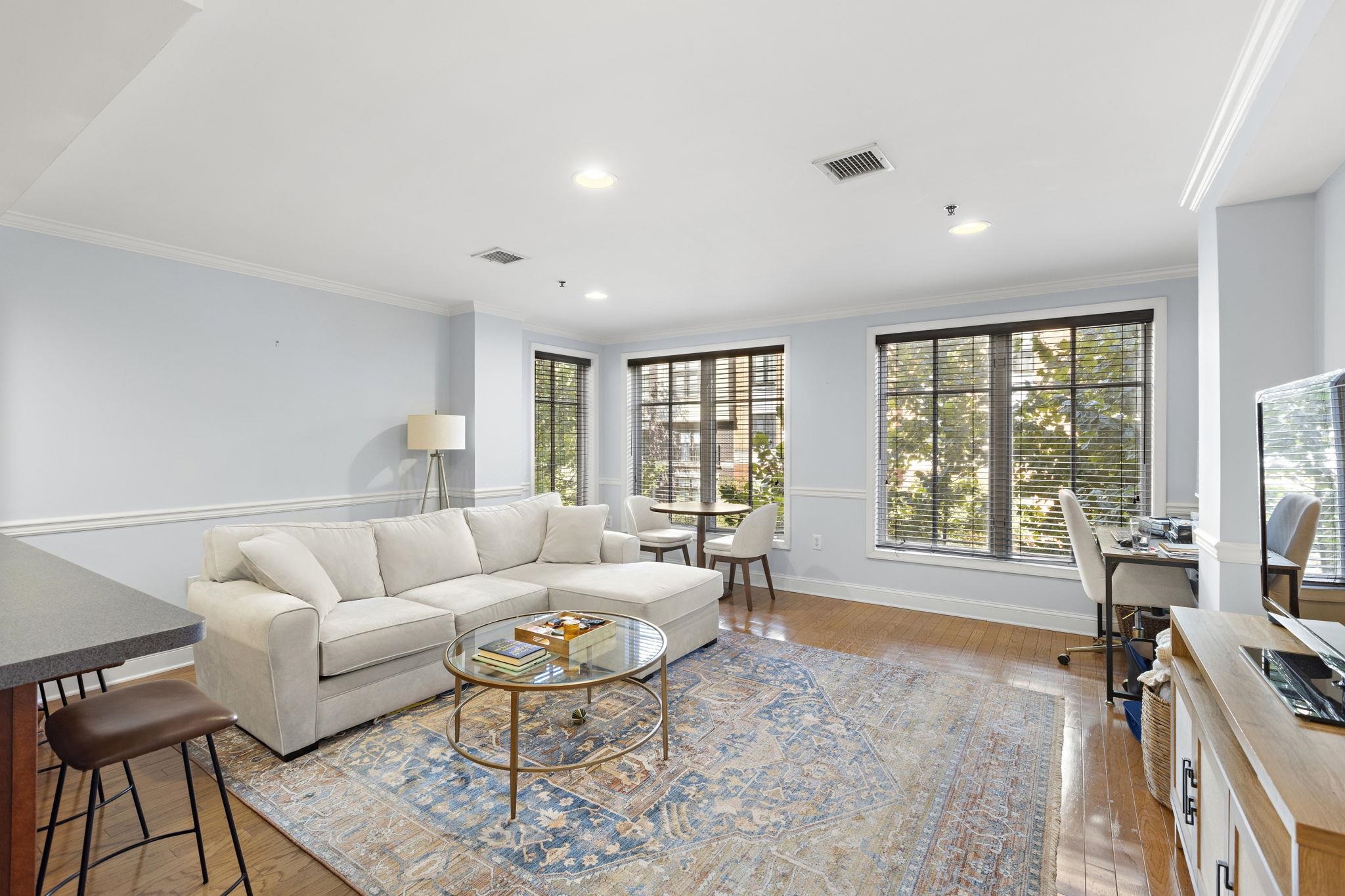 1331 GRAND ST - Photo 3