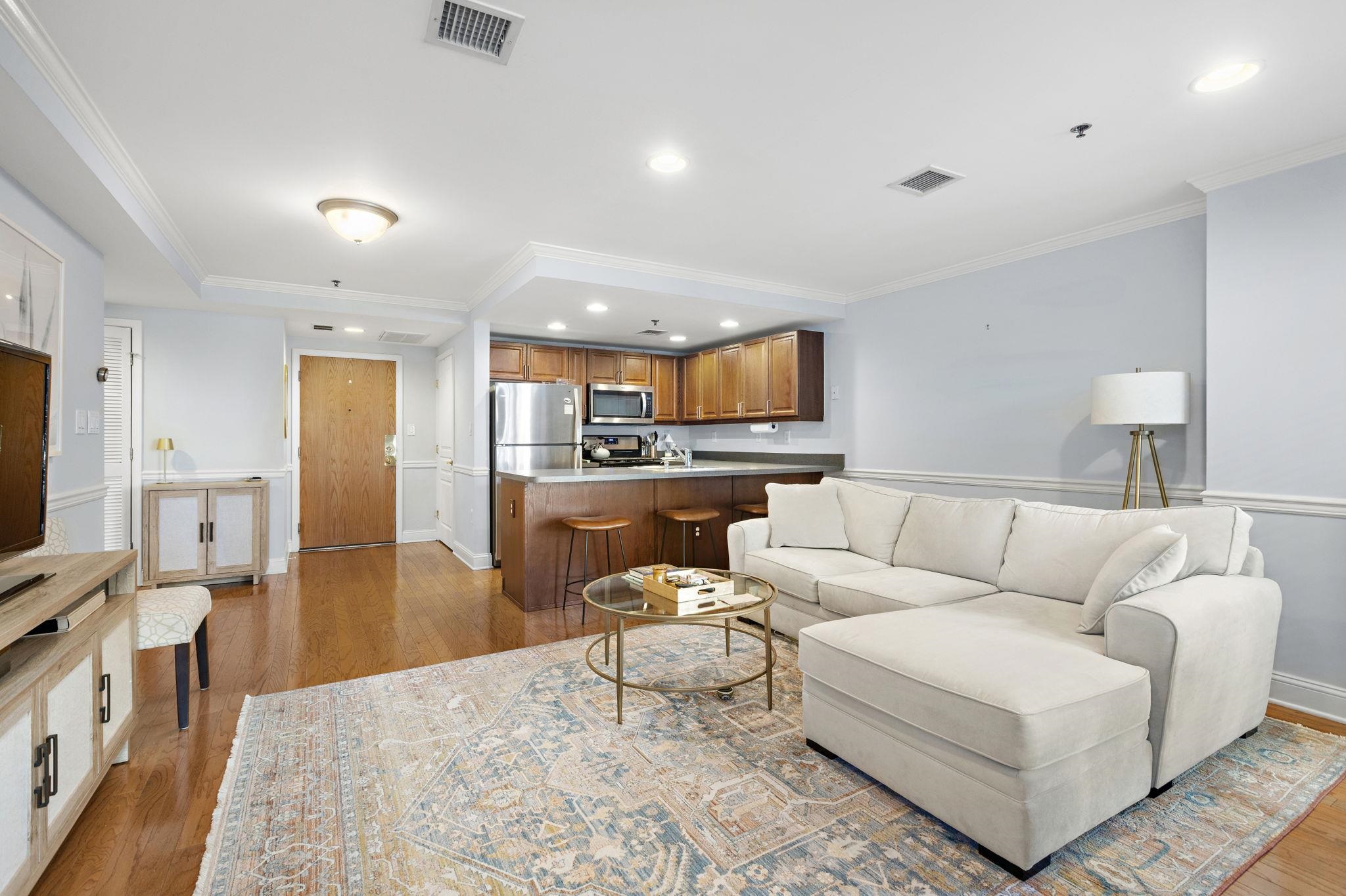 1331 GRAND ST - Photo 4