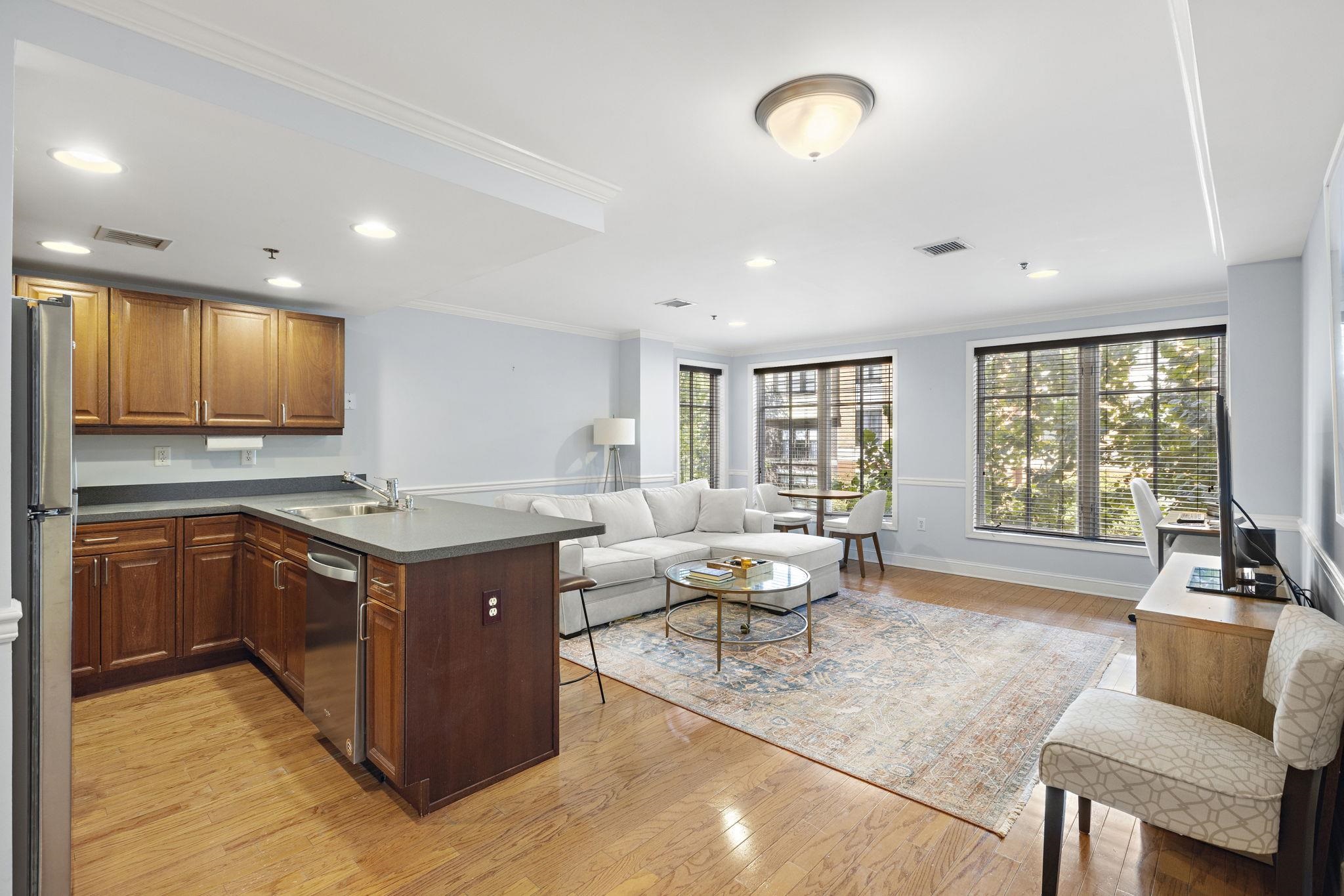 1331 GRAND ST - Photo 5