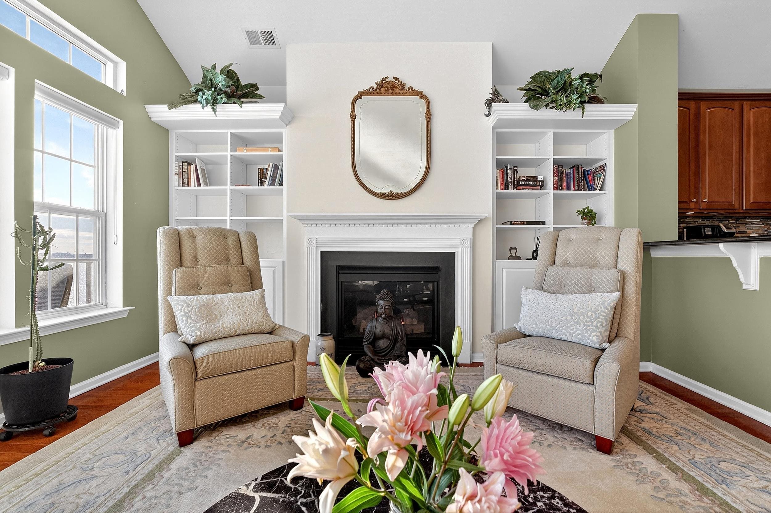 60 TOTTENHAM CT - Photo 4