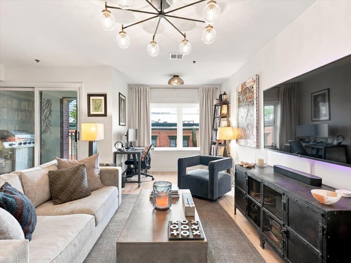 102 PARK AVE - Photo 4