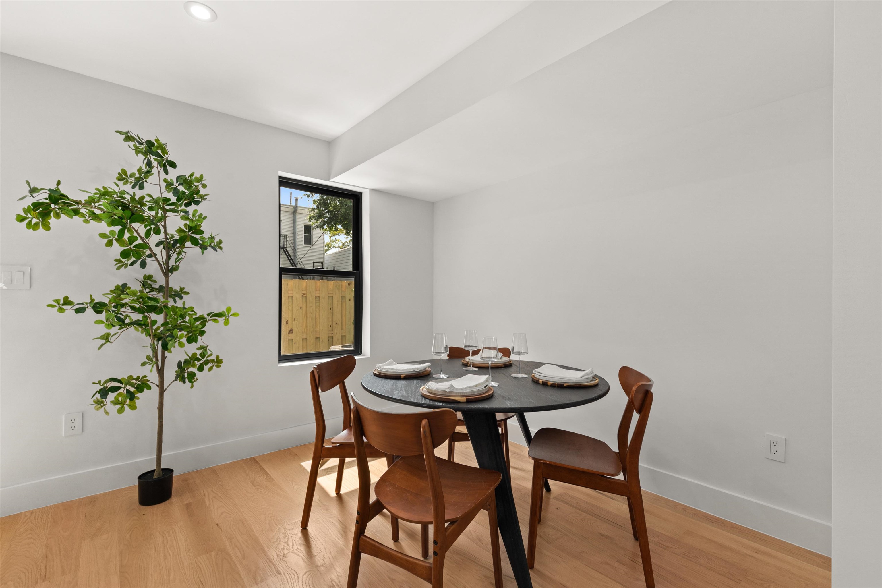 85 SHERMAN PL - Photo 5