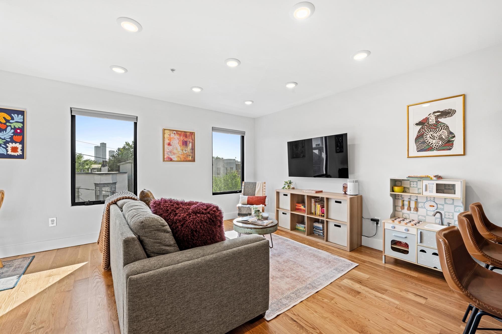 22 LINCOLN ST - Photo 3