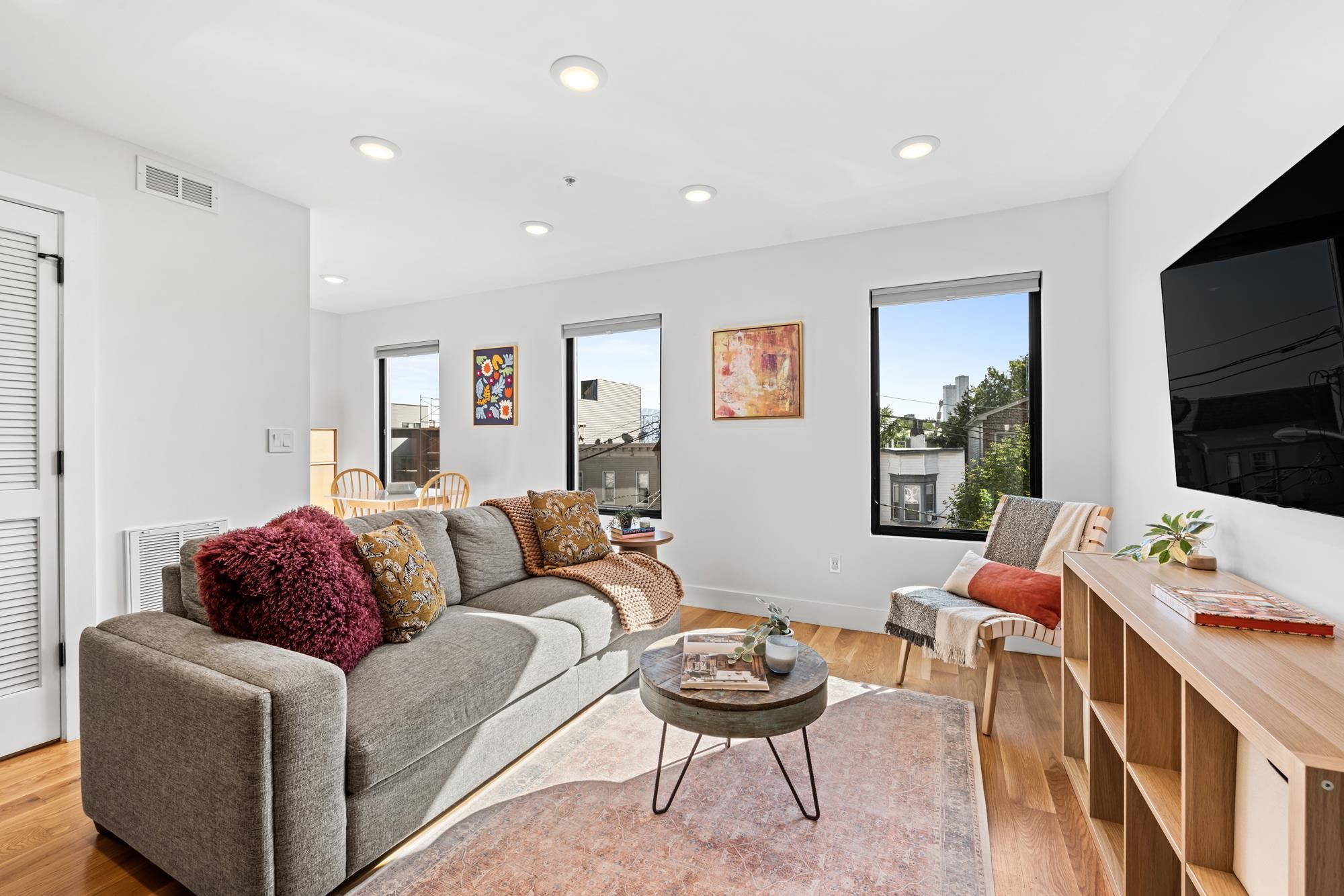 22 LINCOLN ST - Photo 5