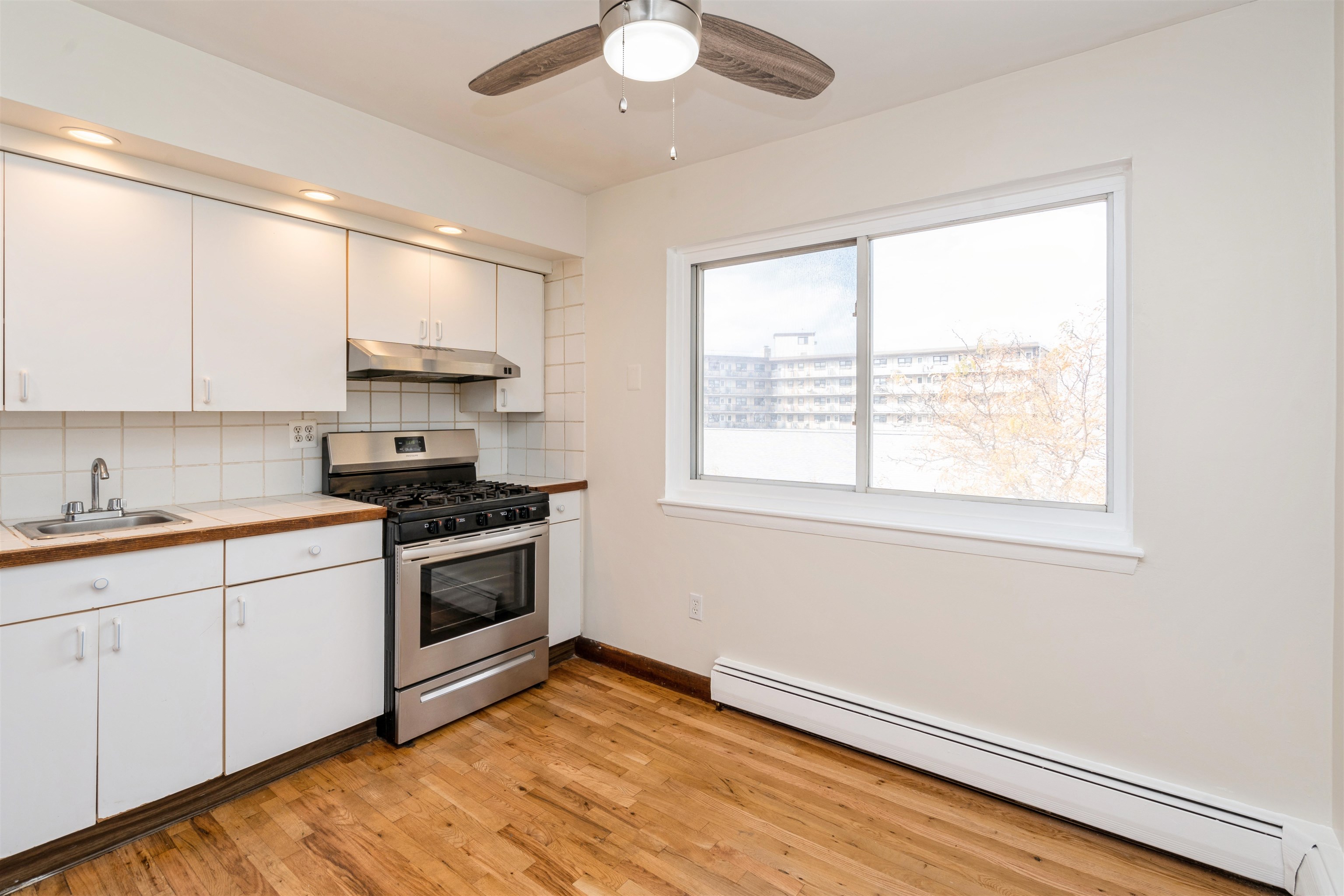 1476B 68TH ST - Photo 5