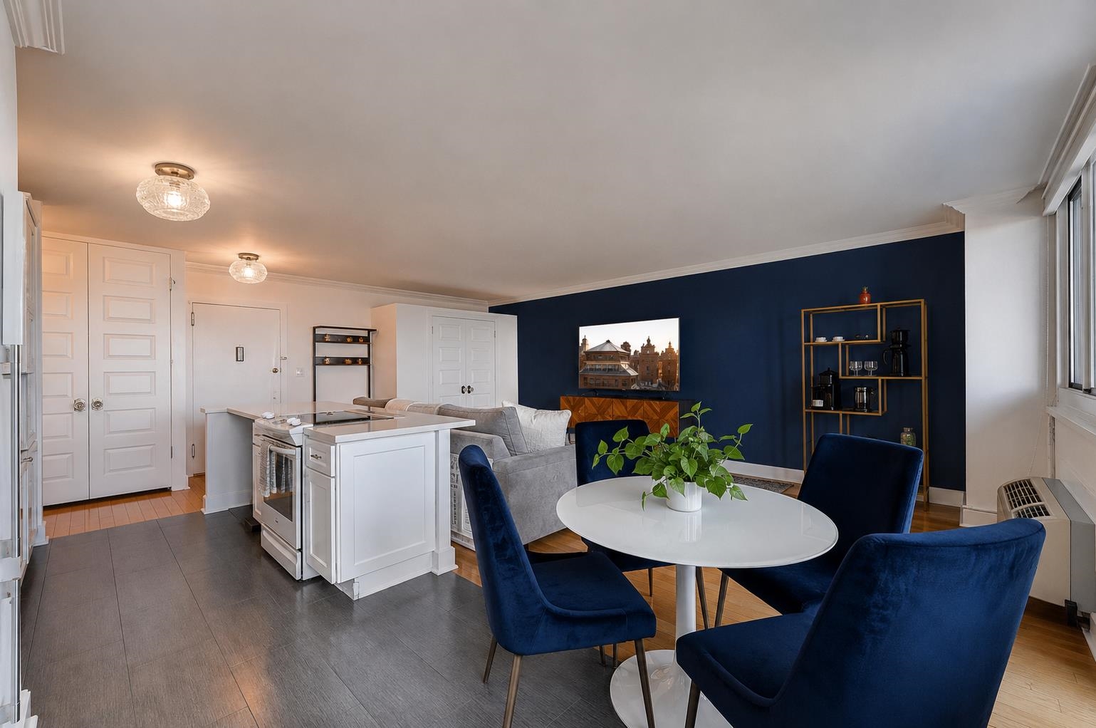 100 MANHATTAN AVE - Photo 3