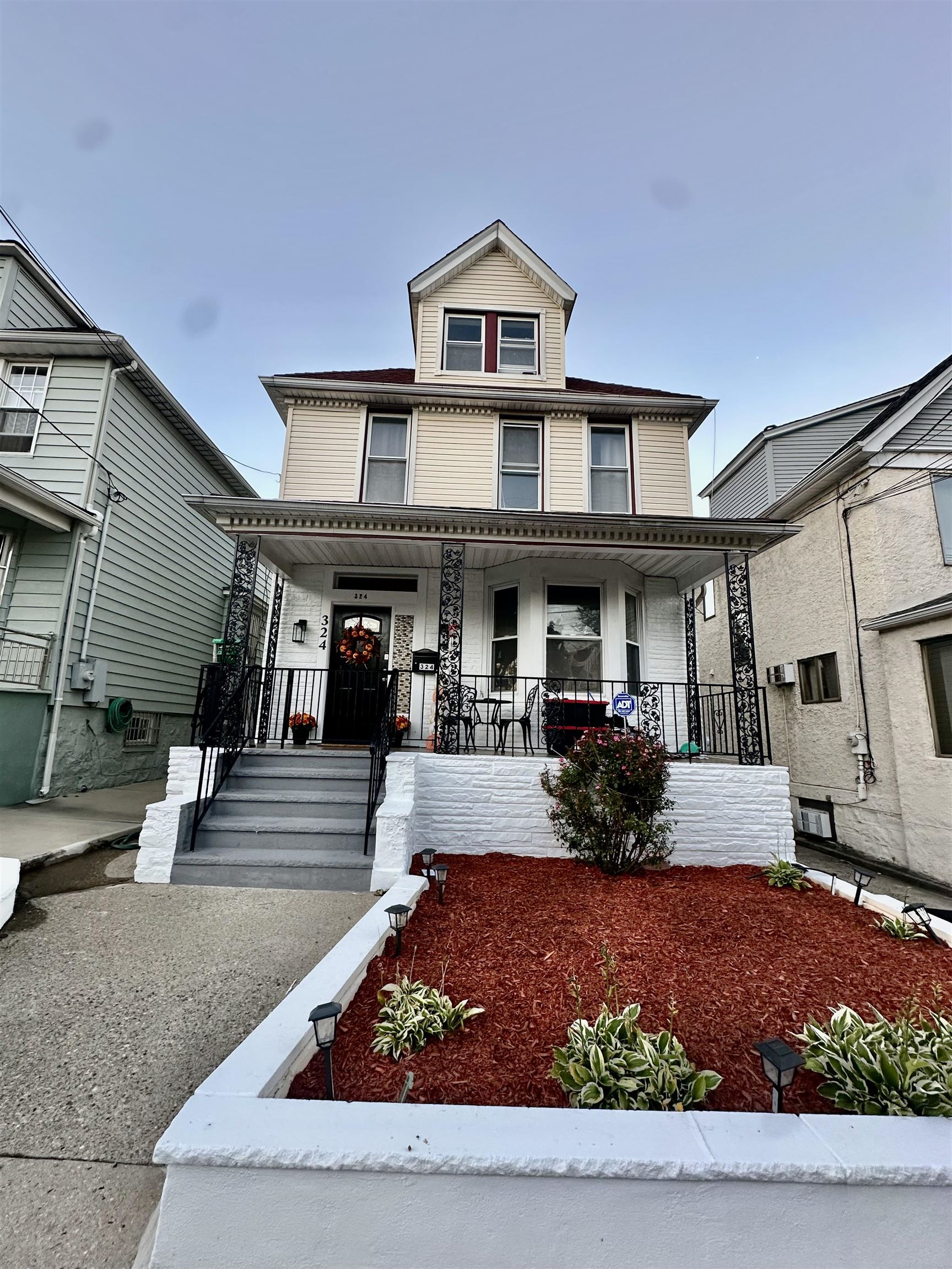 324 77TH ST - Photo 2