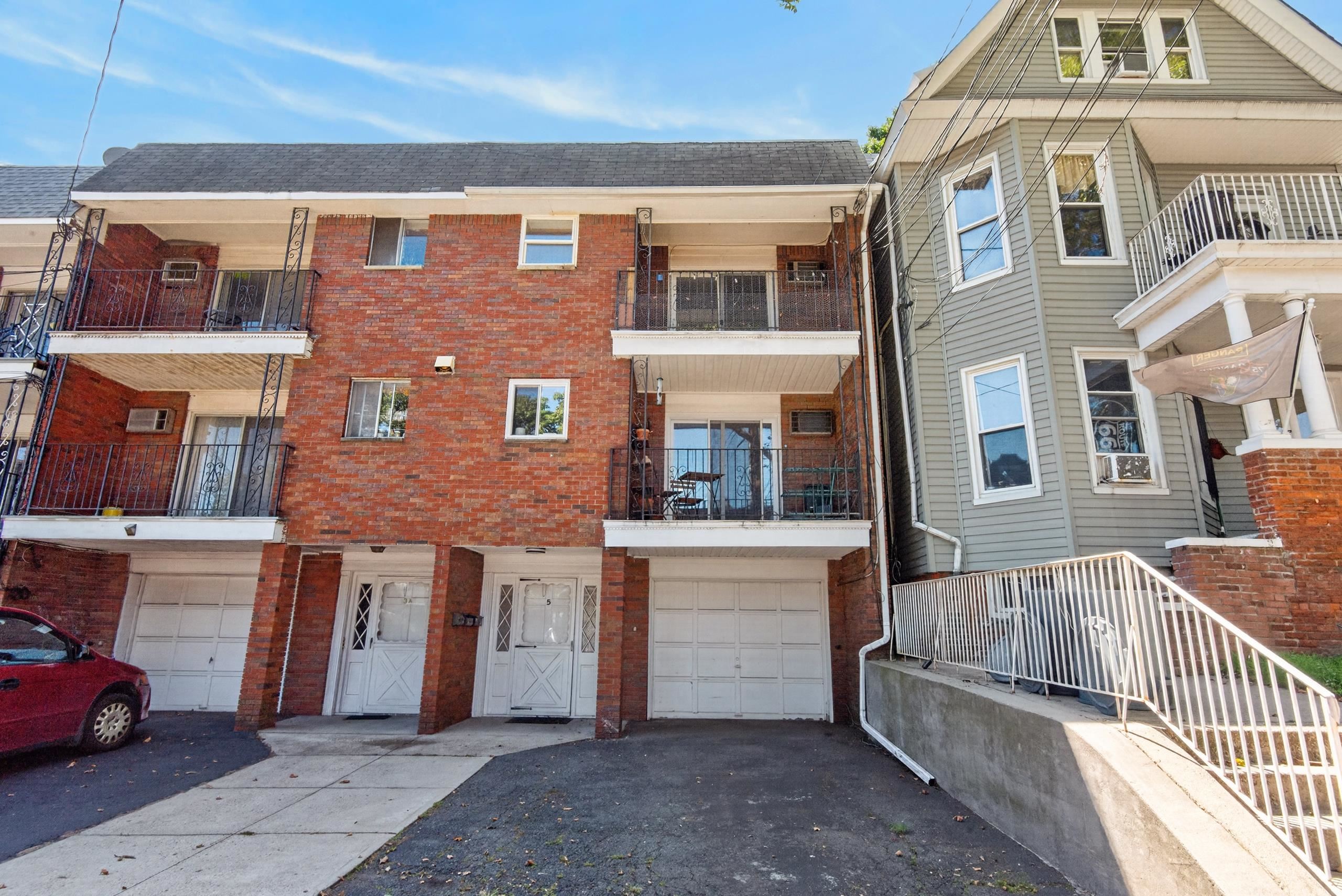 5 RESERVOIR AVE - Photo 2