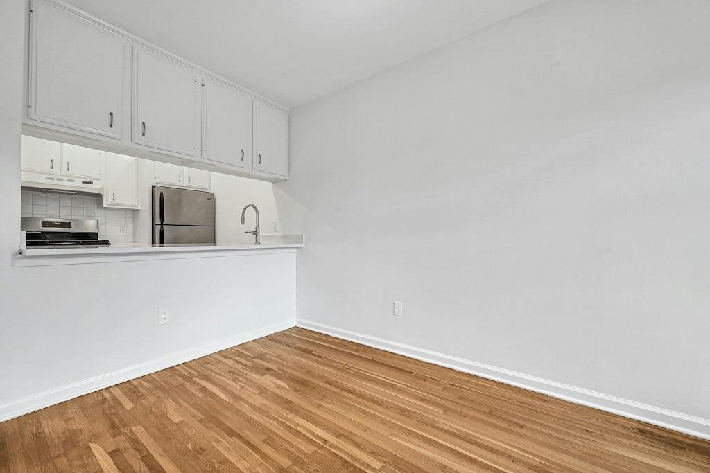 456 9TH ST - Photo 5