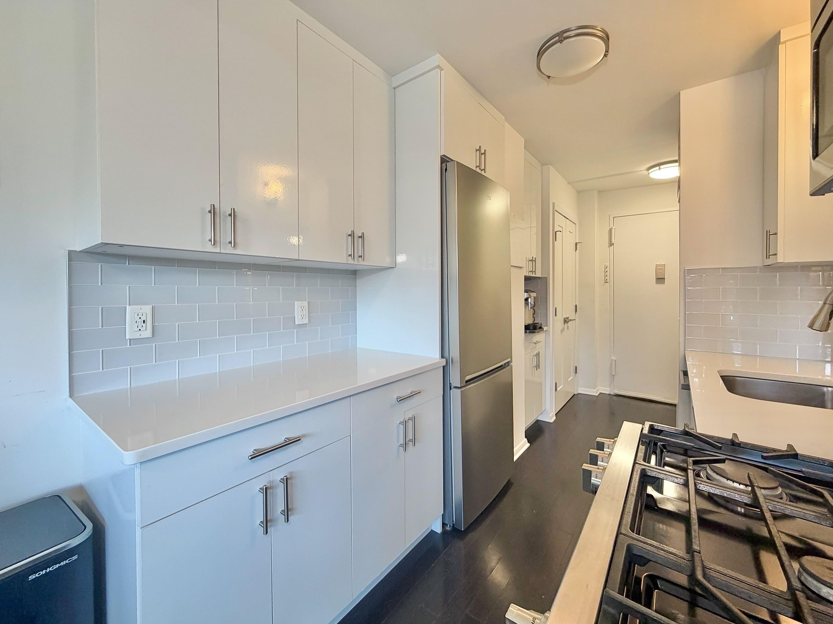 500 CENTRAL AVE - Photo 3