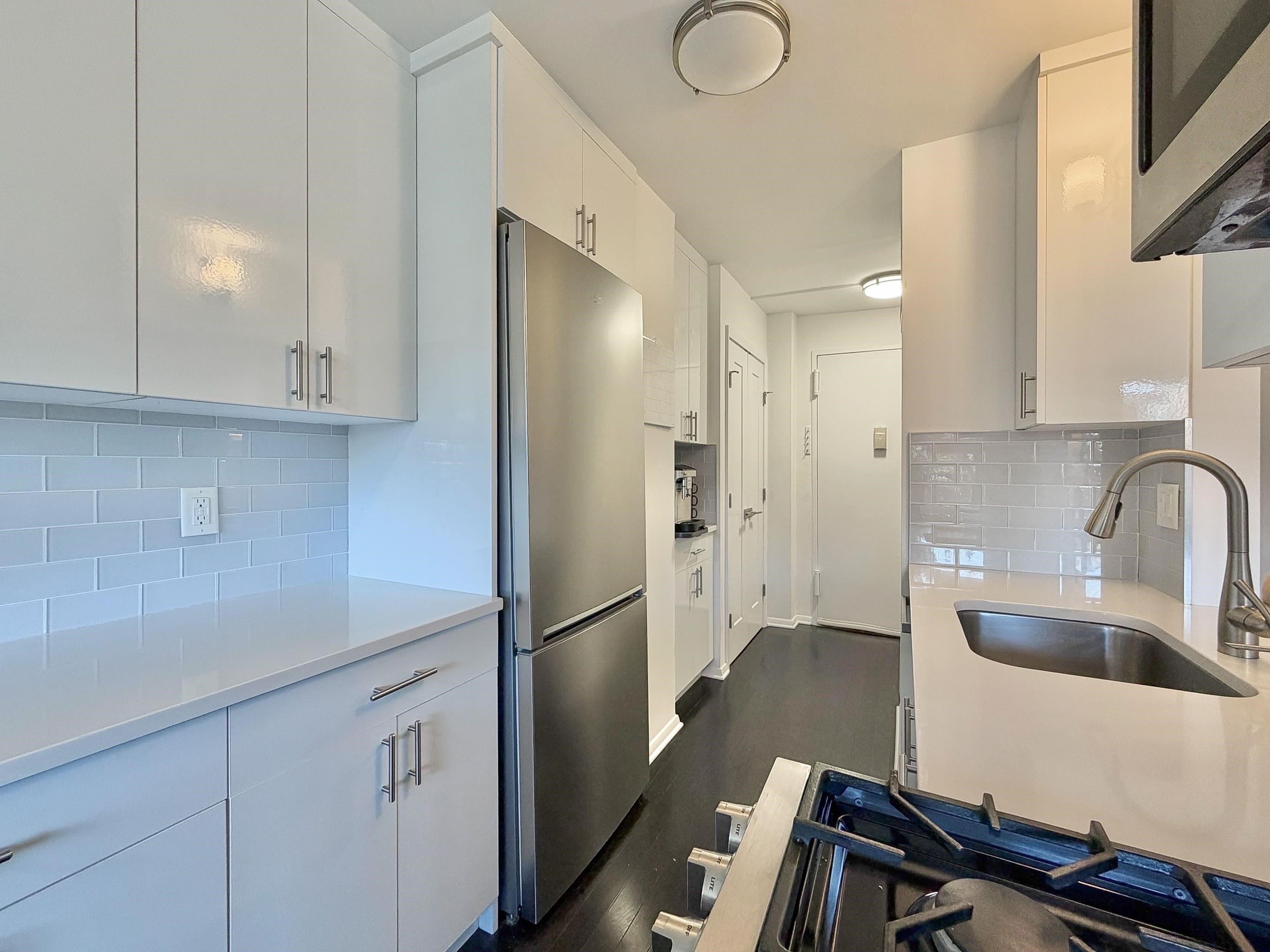 500 CENTRAL AVE - Photo 5