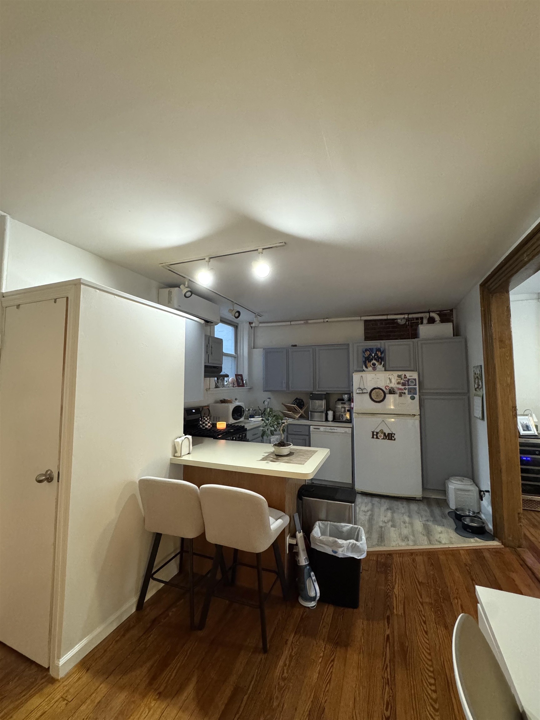 712 WILLOW AVE - Photo 4