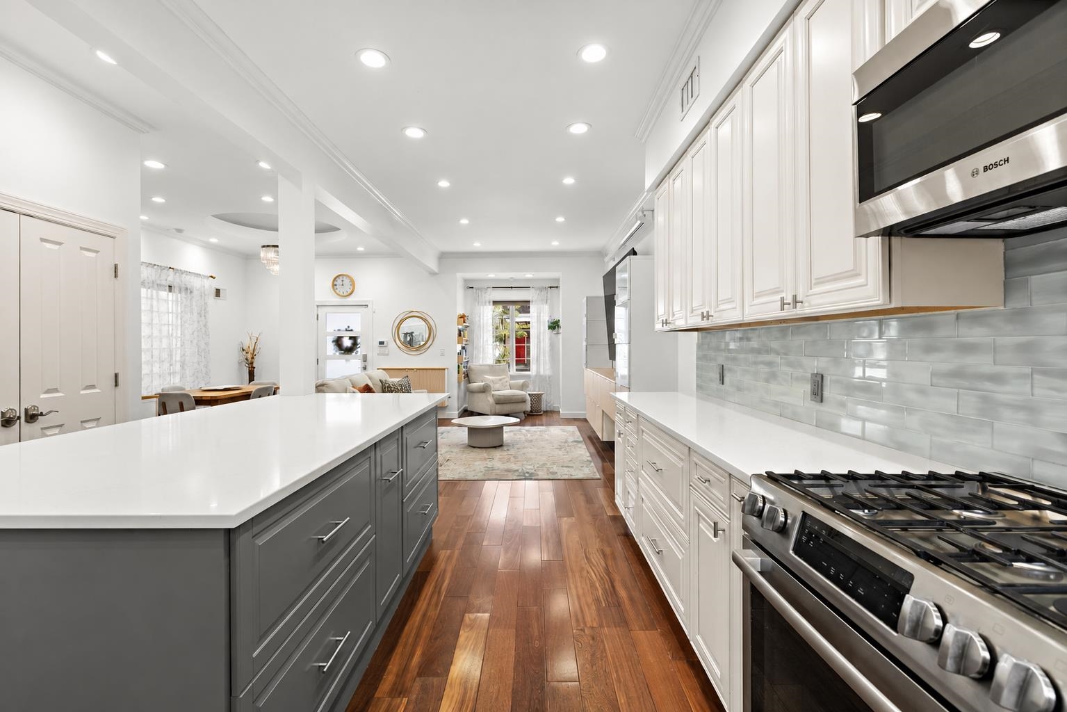 147 MANHATTAN AVE - Photo 4