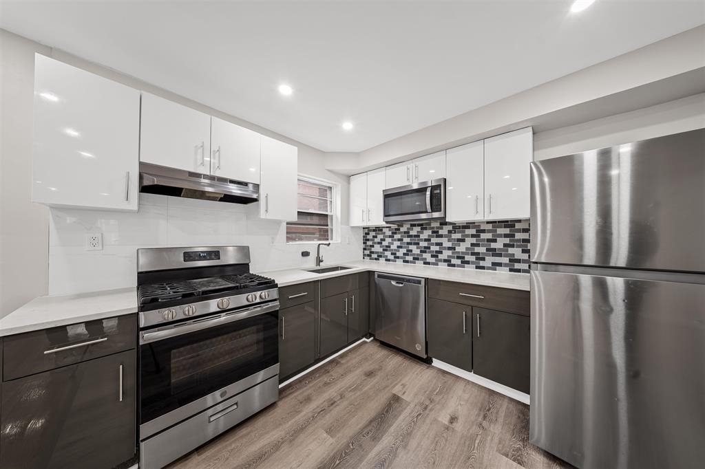 54 COLLEGE ST - Photo 2